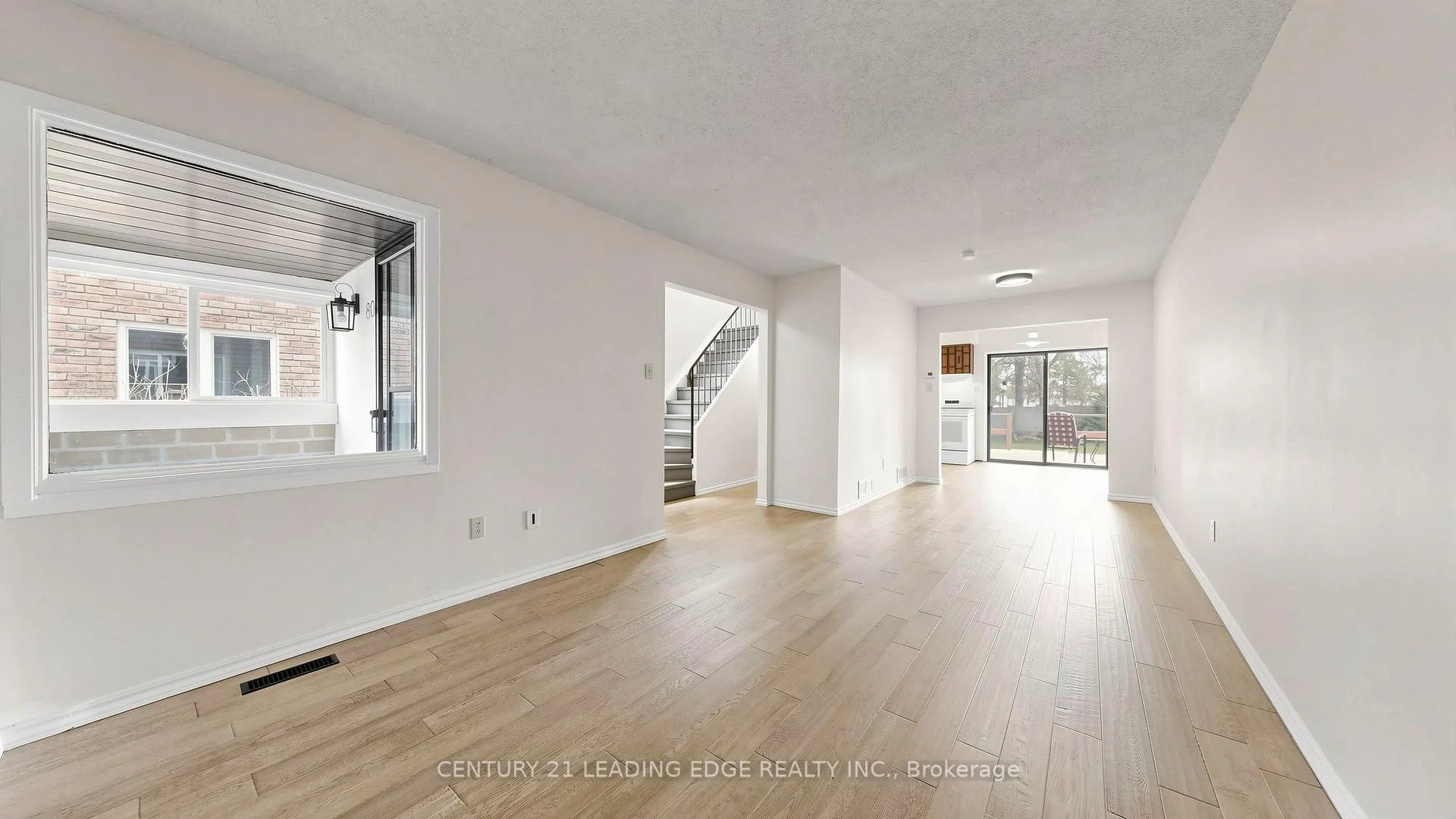 Photo 3 of 80 Upton Crescent, Markham, Milliken Mills West — HOMEH