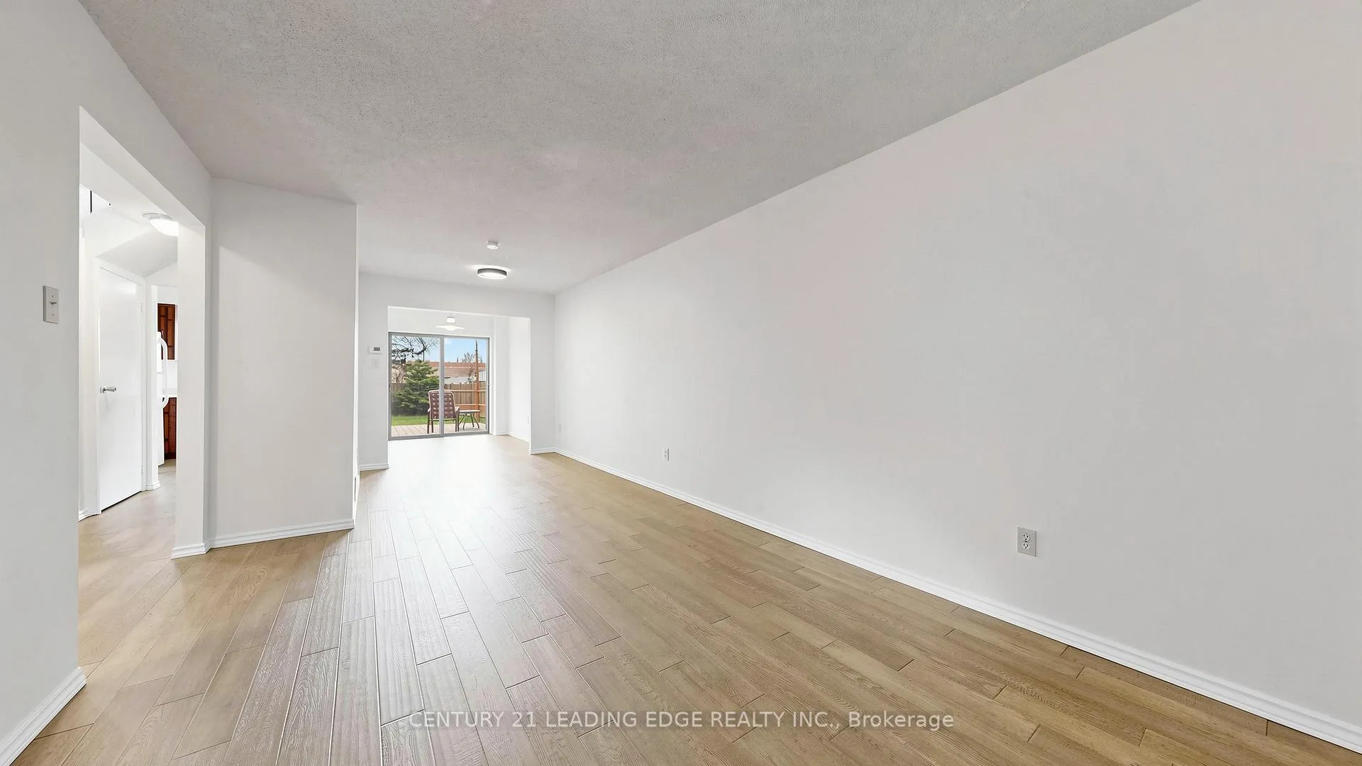 Photo 5 of 80 Upton Crescent, Markham, Milliken Mills West — HOMEH