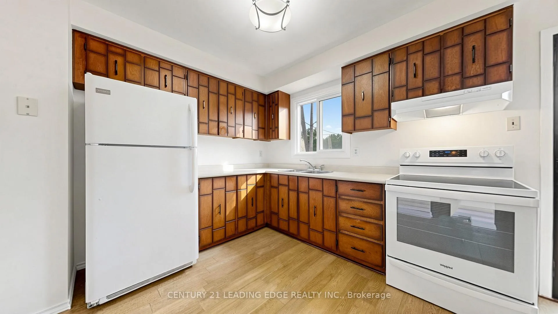 Photo 8 of 80 Upton Crescent, Markham, Milliken Mills West — HOMEH