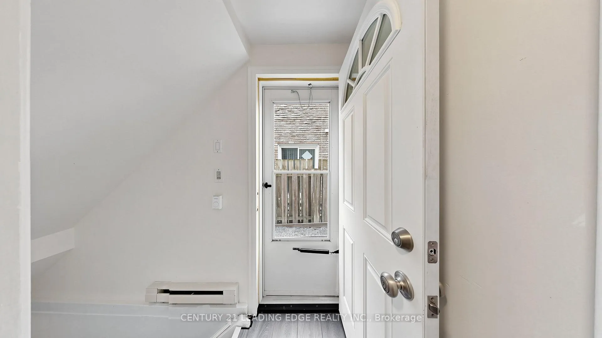 Photo 24 of 80 Upton Crescent, Markham, Milliken Mills West — HOMEH