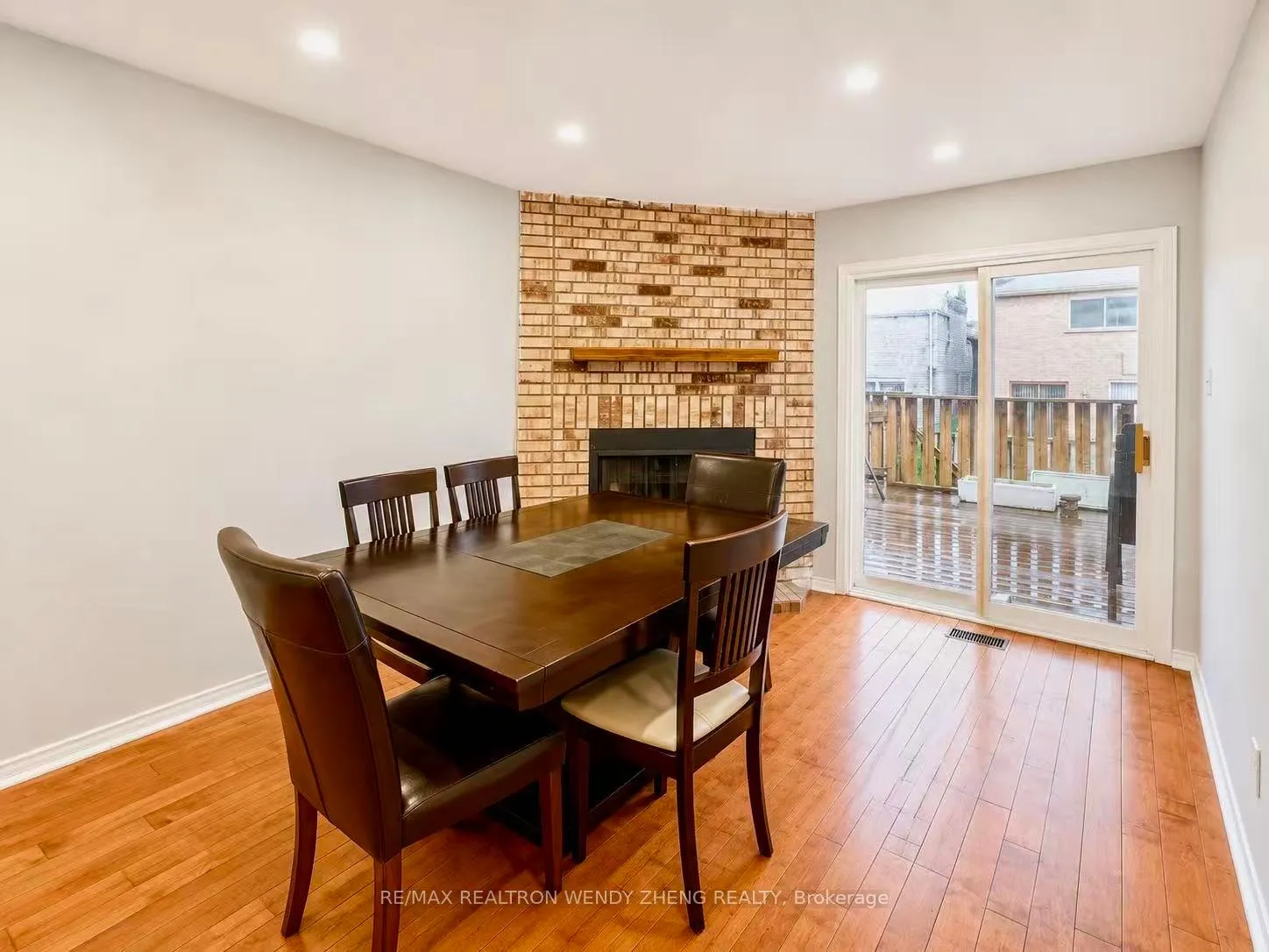 Photo 7 of 17 Ivan Daniels Drive, Markham, Middlefield — HOMEH