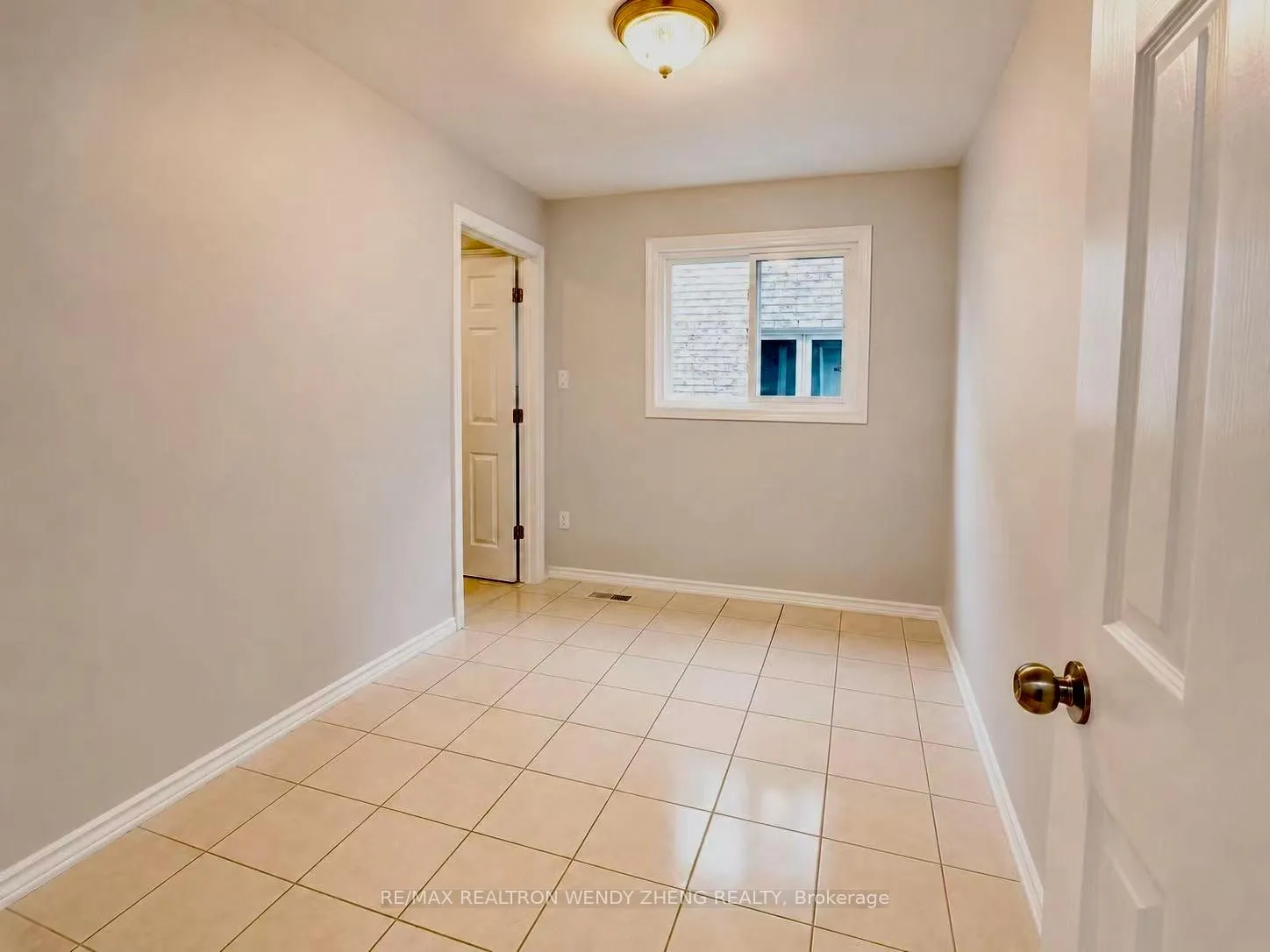 Photo 8 of 17 Ivan Daniels Drive, Markham, Middlefield — HOMEH