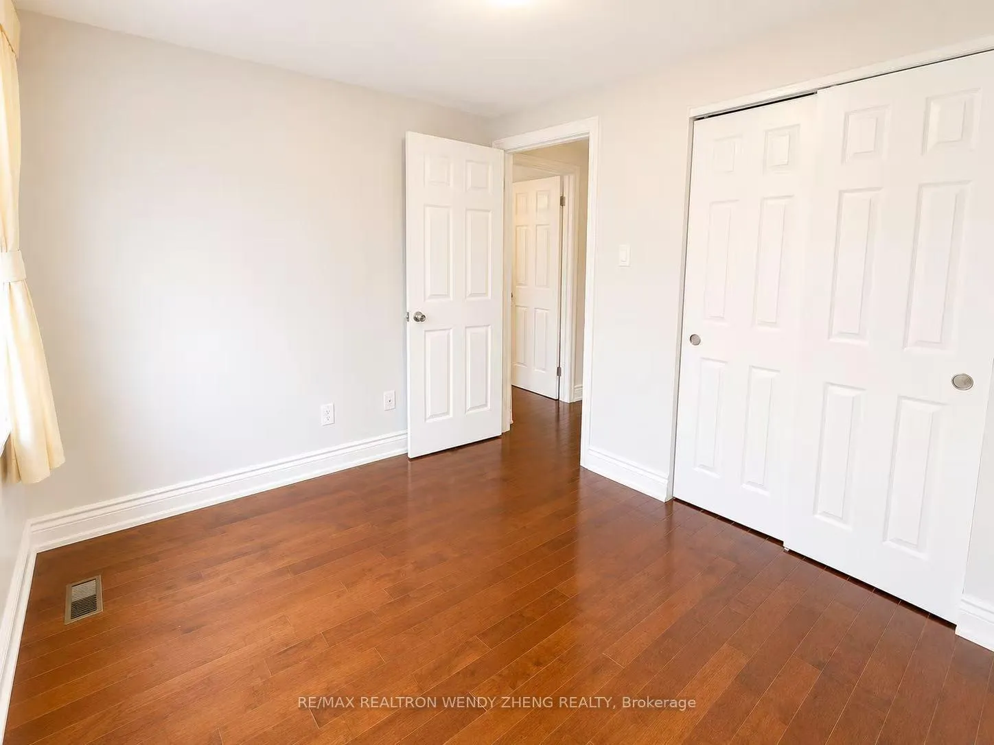 Photo 12 of 17 Ivan Daniels Drive, Markham, Middlefield — HOMEH