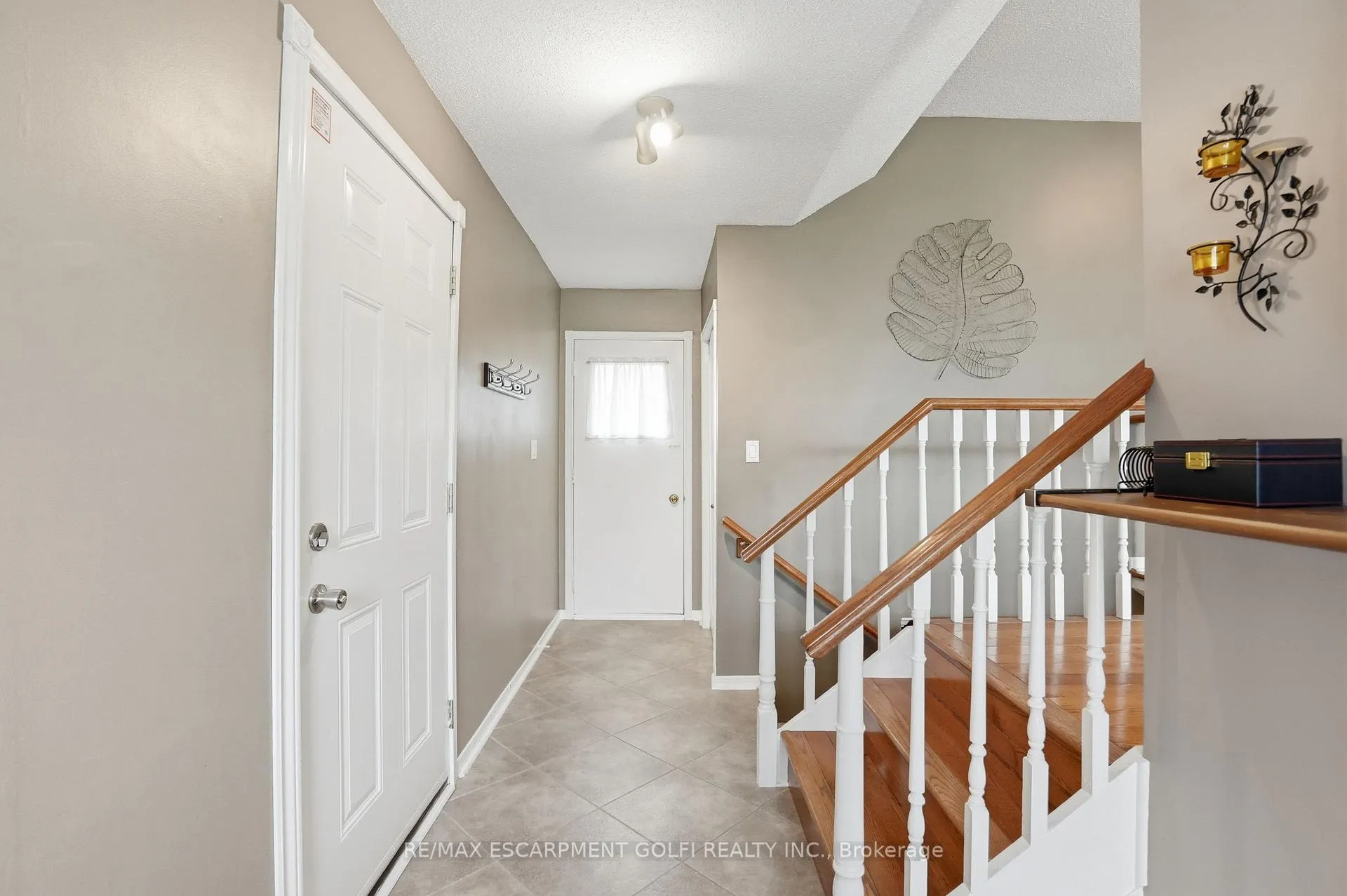 Photo 5 of 3141 Bentworth Drive, Burlington, Palmer — HOMEH