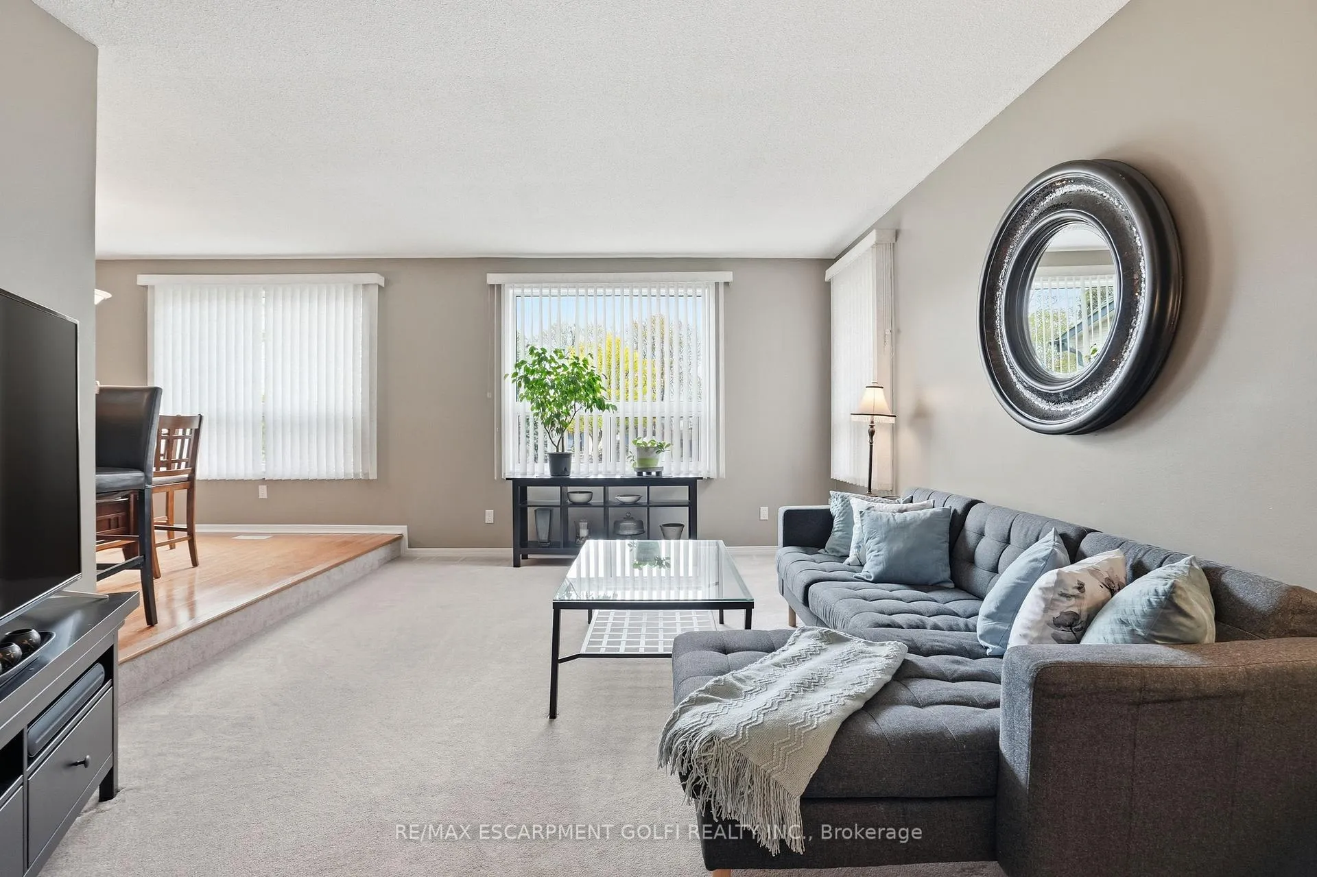 Photo 8 of 3141 Bentworth Drive, Burlington, Palmer — HOMEH