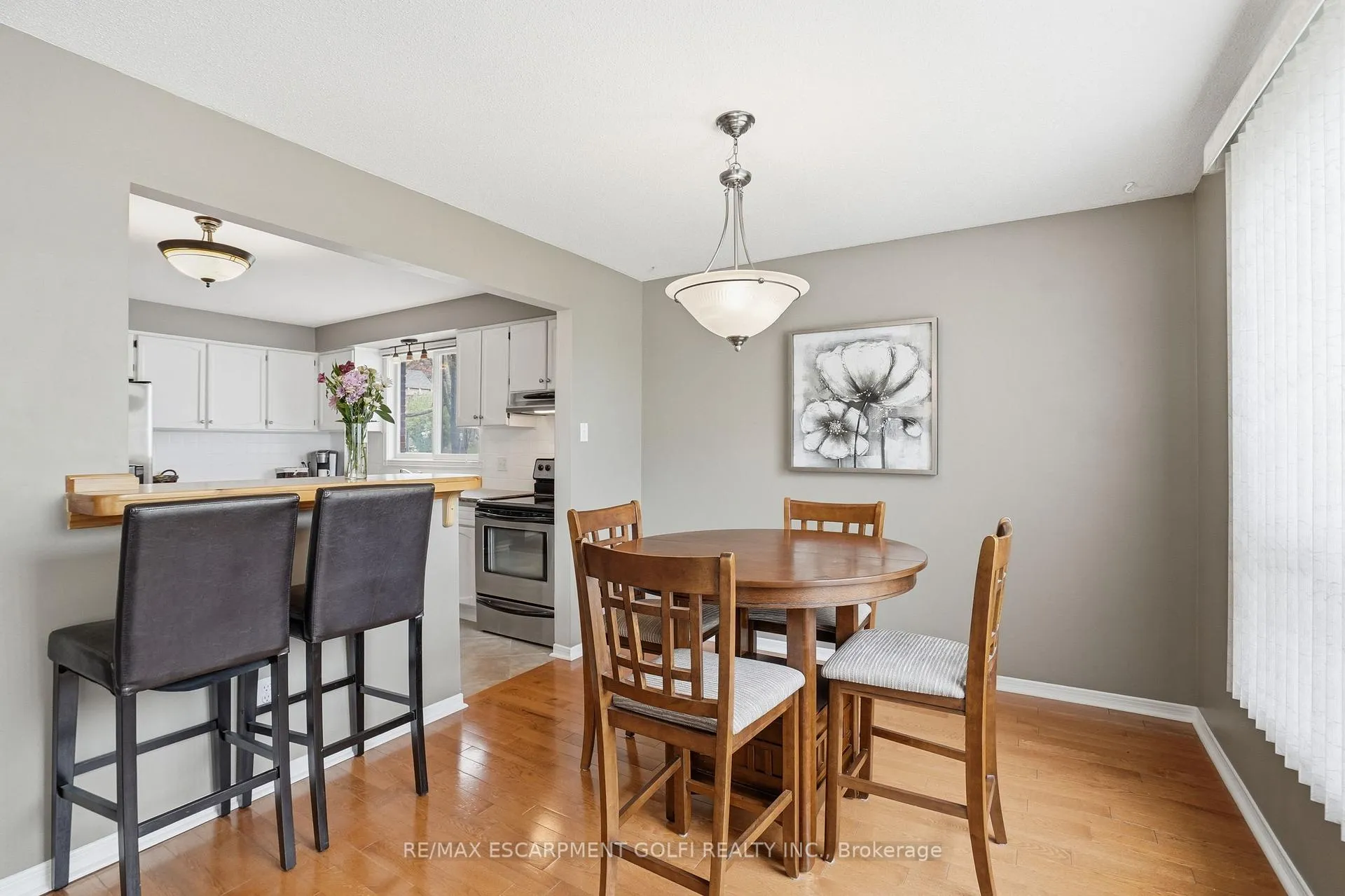 Photo 9 of 3141 Bentworth Drive, Burlington, Palmer — HOMEH