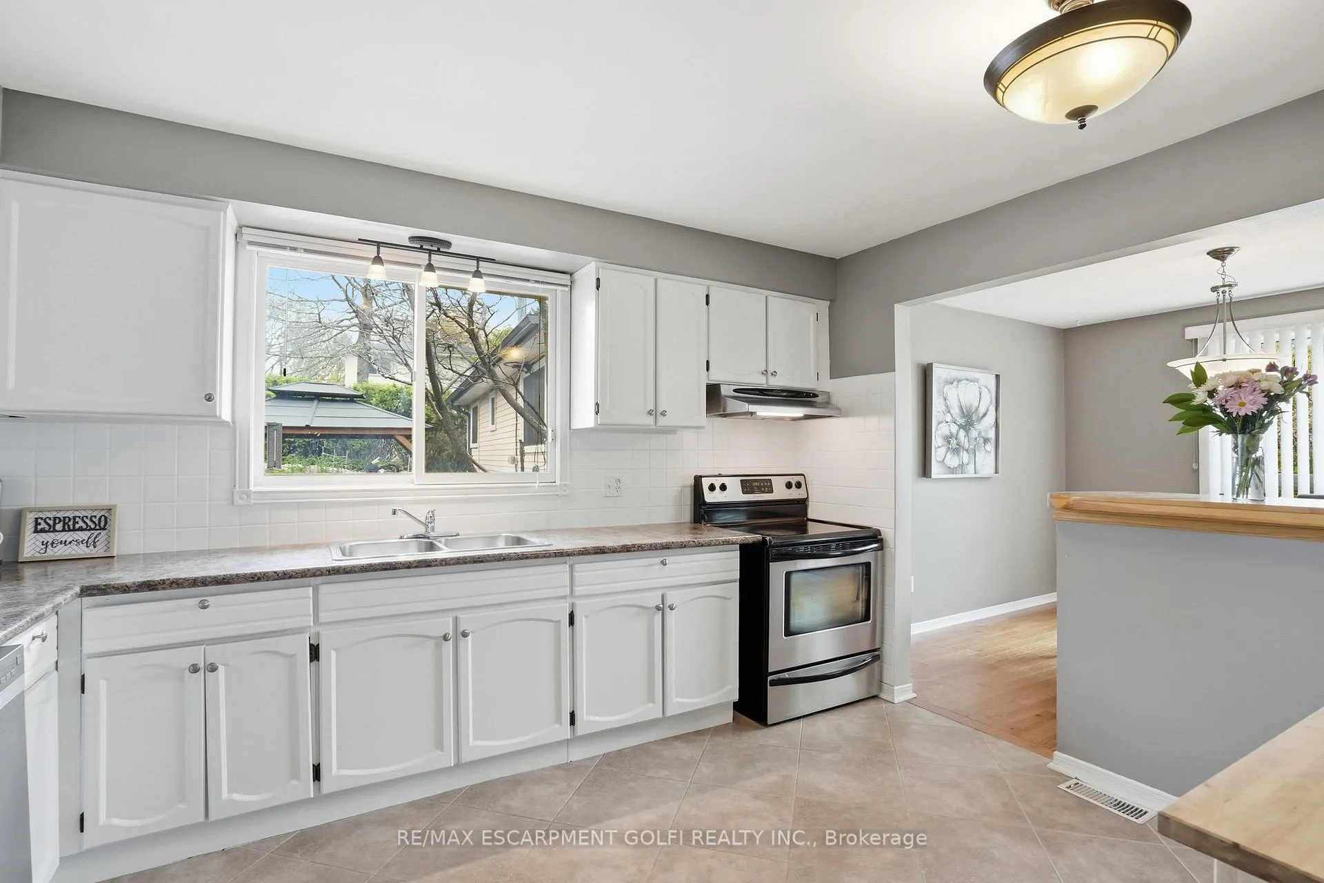 Photo 11 of 3141 Bentworth Drive, Burlington, Palmer — HOMEH