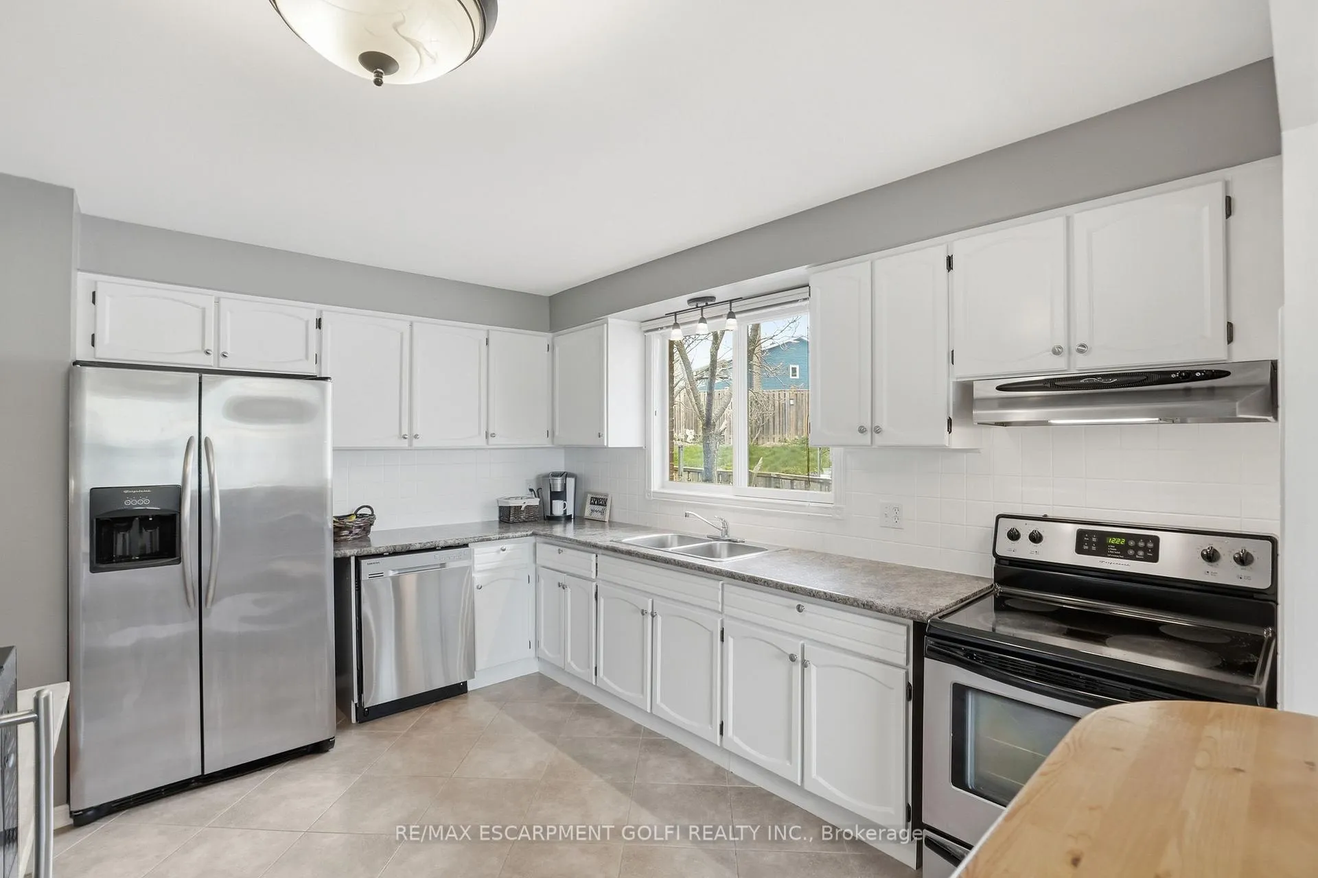 Photo 12 of 3141 Bentworth Drive, Burlington, Palmer — HOMEH