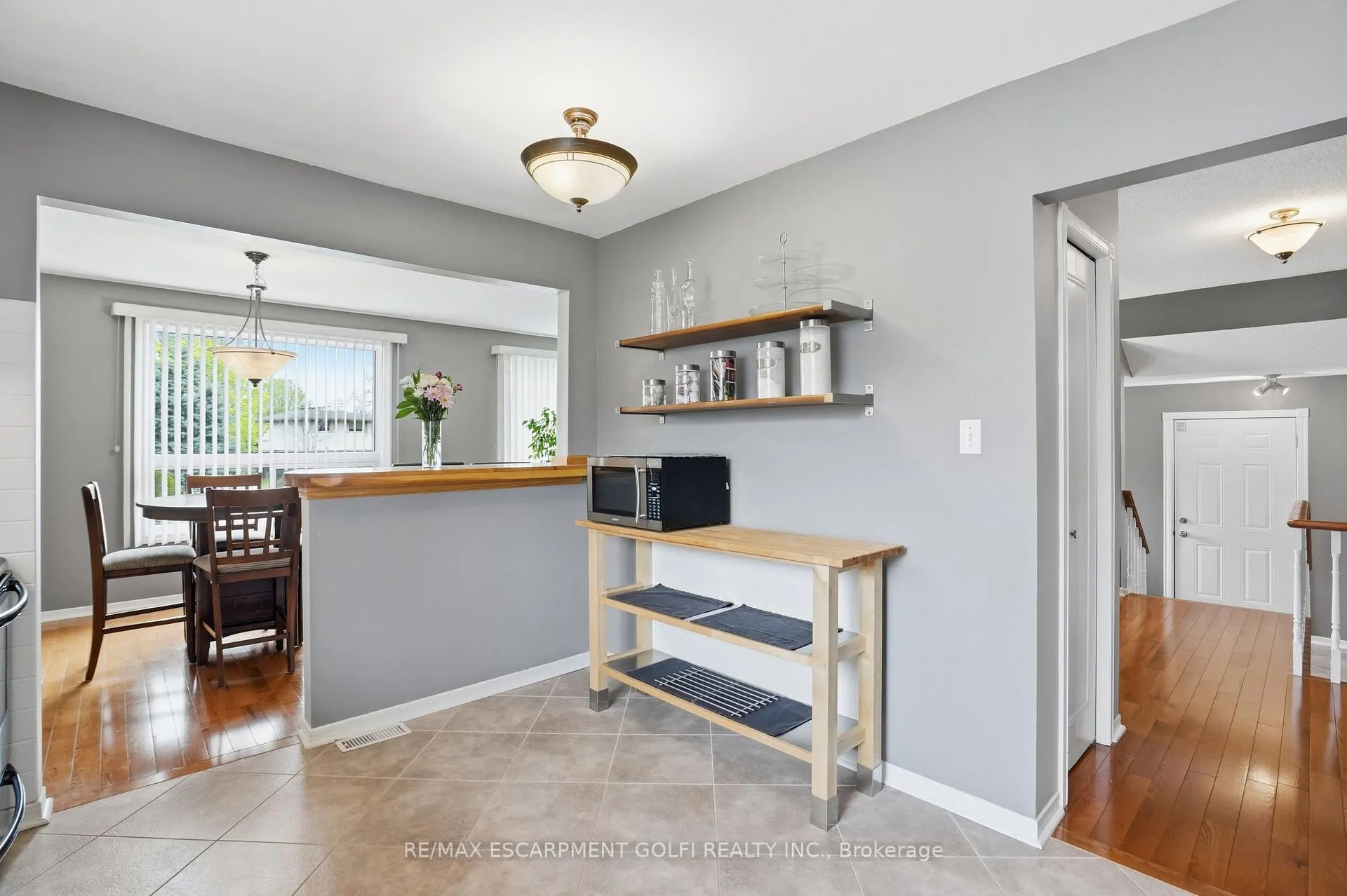 Photo 14 of 3141 Bentworth Drive, Burlington, Palmer — HOMEH