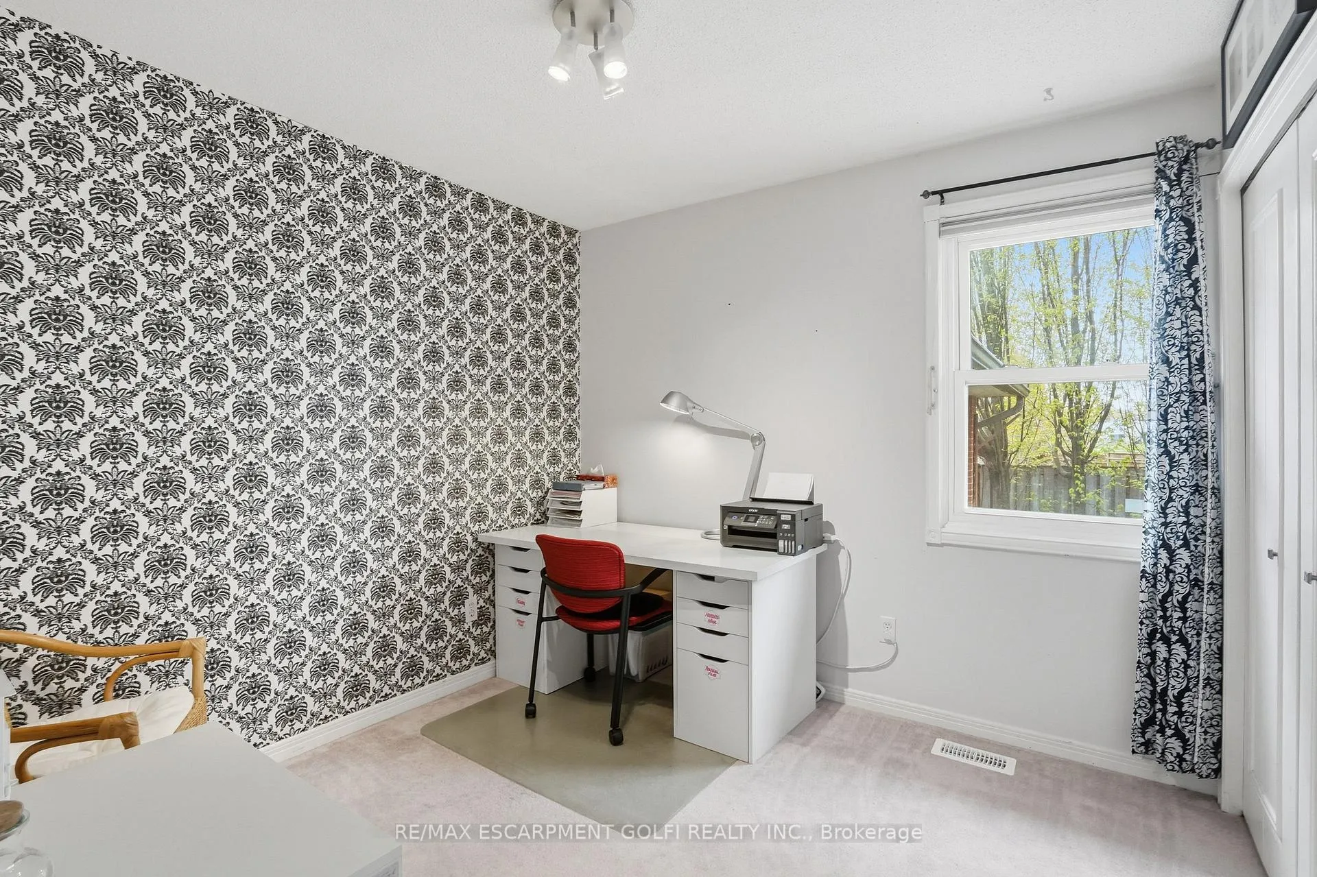 Photo 17 of 3141 Bentworth Drive, Burlington, Palmer — HOMEH