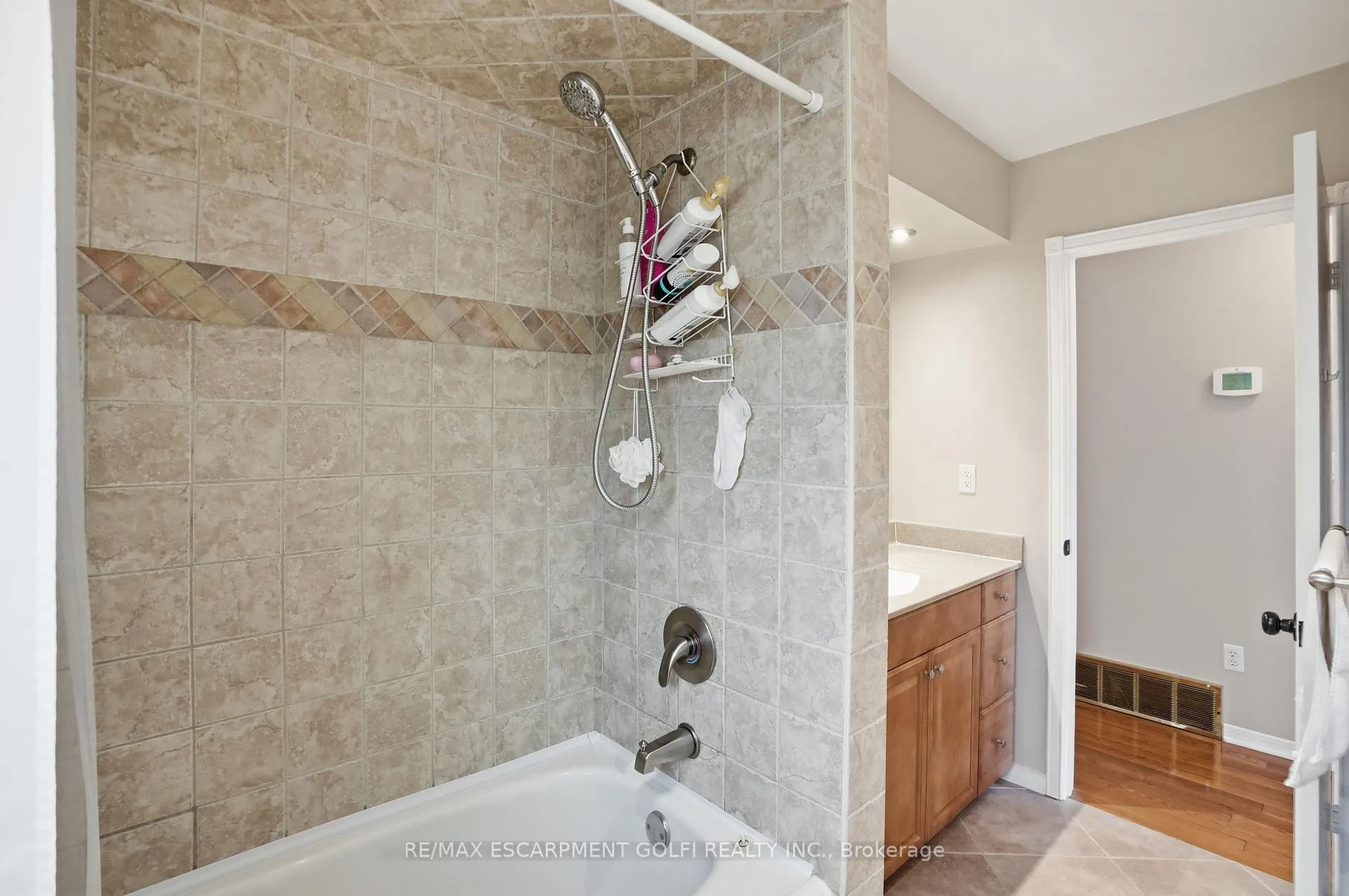Photo 19 of 3141 Bentworth Drive, Burlington, Palmer — HOMEH