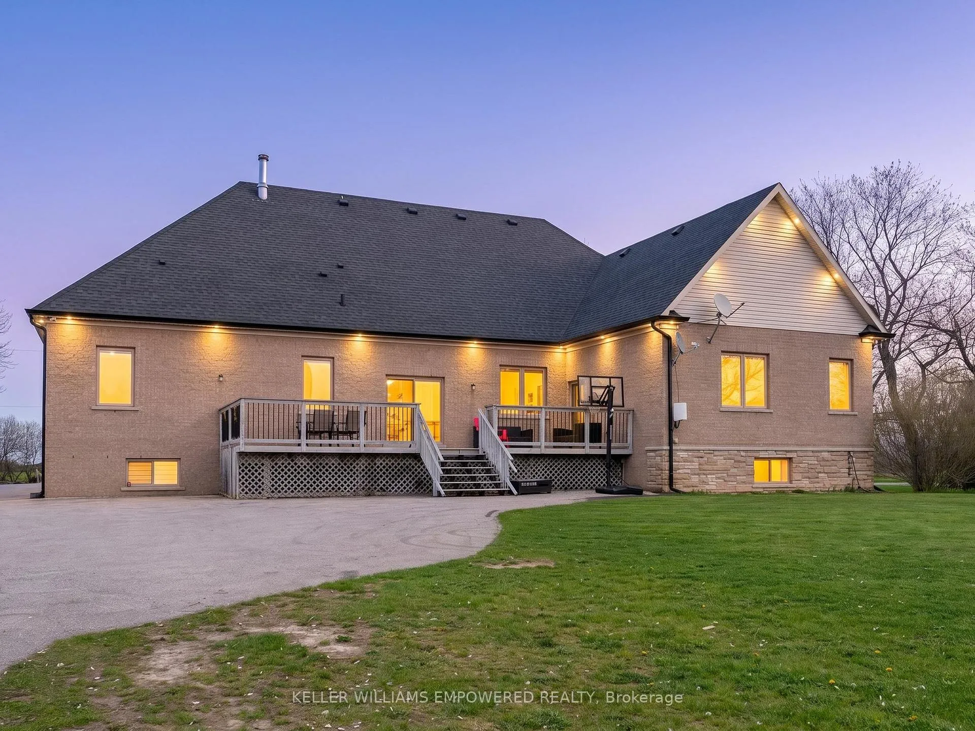 Photo 6 of 10108 Clarkway Drive, Brampton, Highway 427 — HOMEH