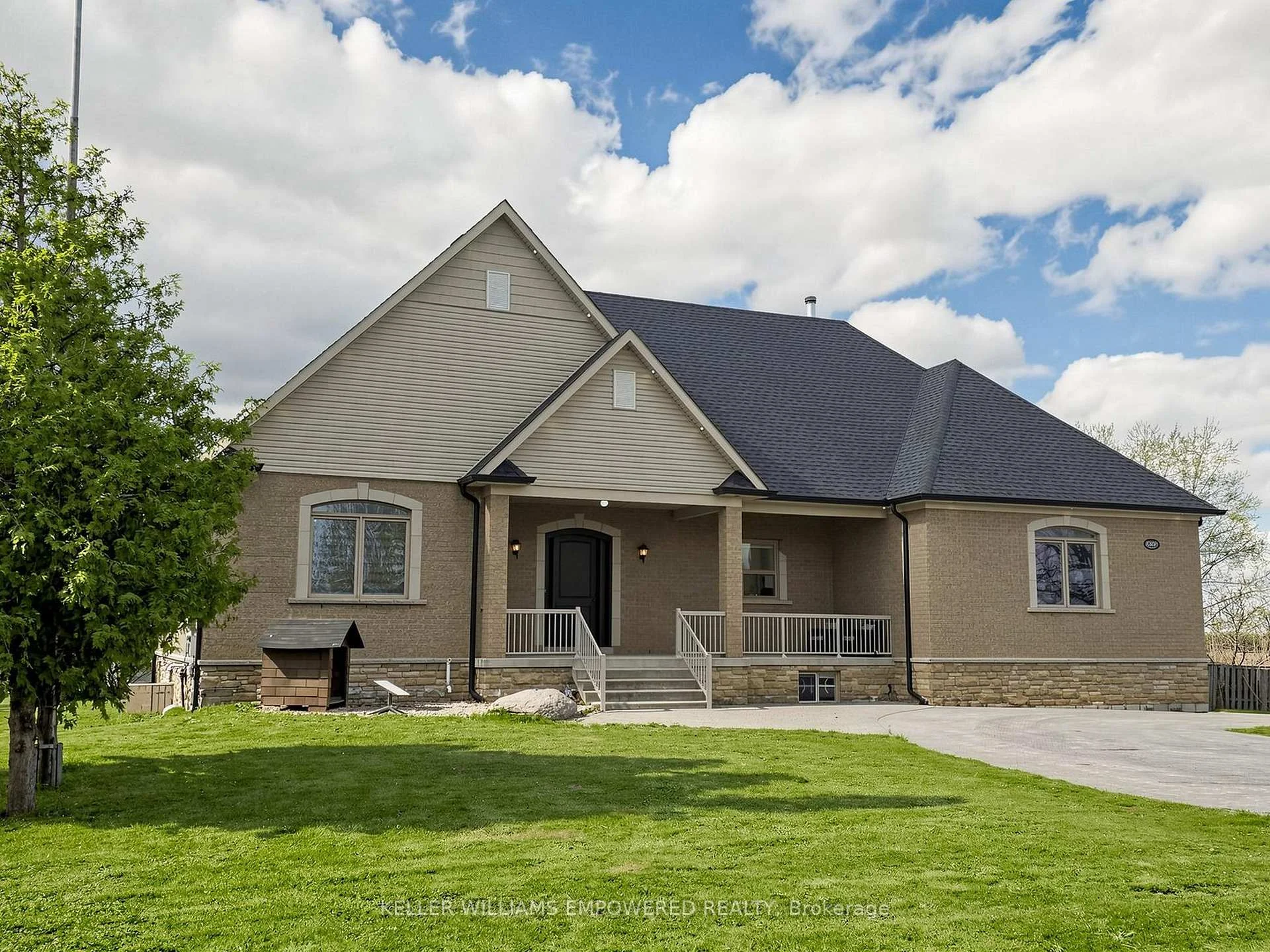 Photo 2 of 10108 Clarkway Drive, Brampton, Highway 427 — HOMEH