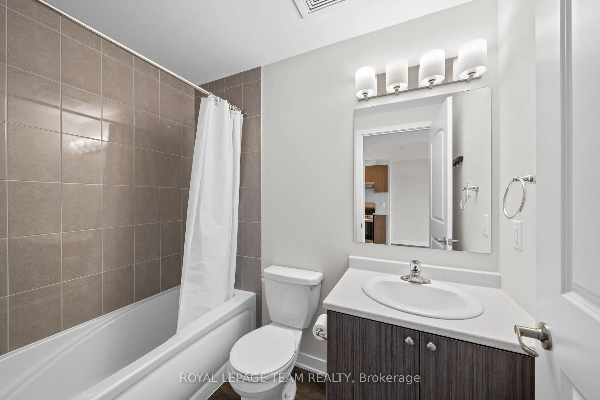 Photo 15 of Unit 203, 3600 Brian Coburn Boulevard, Ottawa, Avalon West — HOMEH