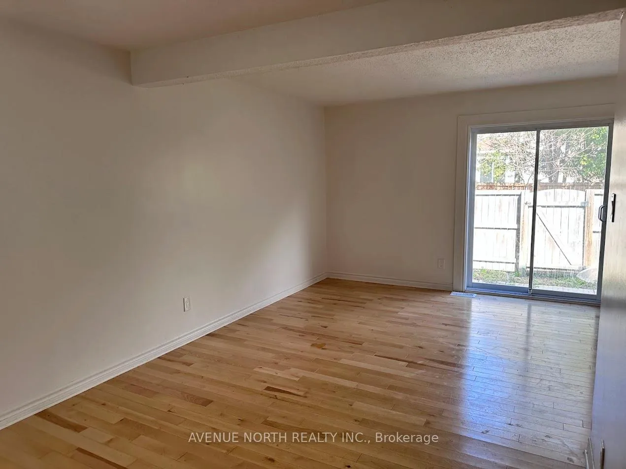 Photo 3 of Unit 25, 1460 Foxwell Street, Ottawa, Pineview — HOMEH