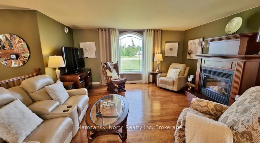 Photo 10 of 148 607 Highway, French River — HOMEH