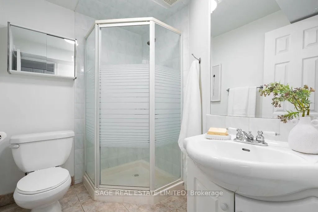 Photo 33 of 96 Silverthorn Avenue, Toronto, Weston-Pellam Park — HOMEH