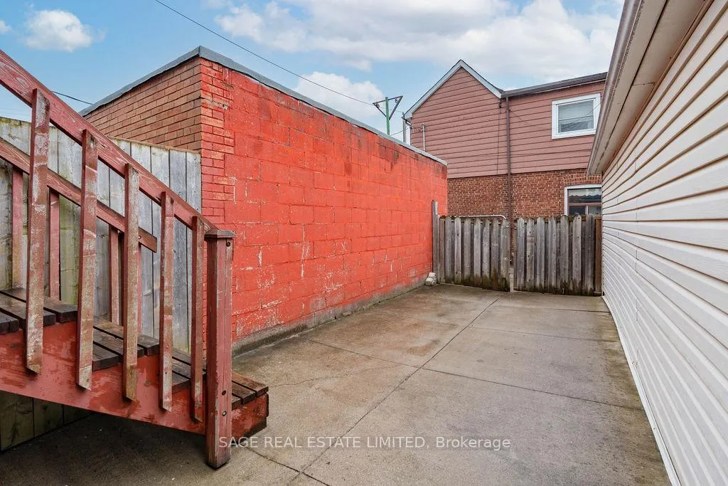 Photo 40 of 96 Silverthorn Avenue, Toronto, Weston-Pellam Park — HOMEH