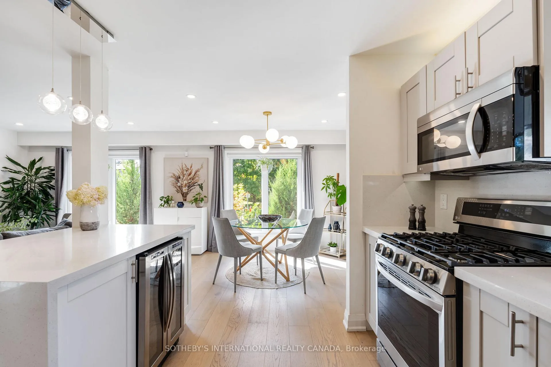 Photo 9 of 902 Vistula Drive, Pickering, West Shore — HOMEH