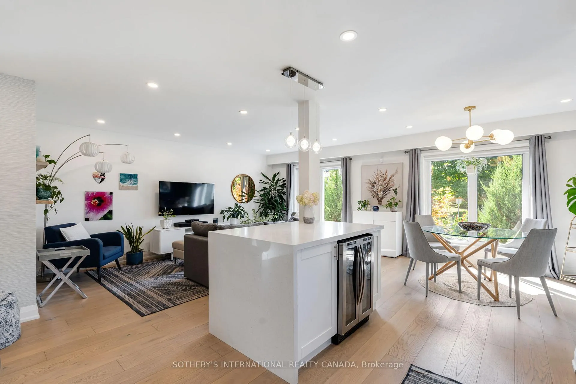 Photo 14 of 902 Vistula Drive, Pickering, West Shore — HOMEH