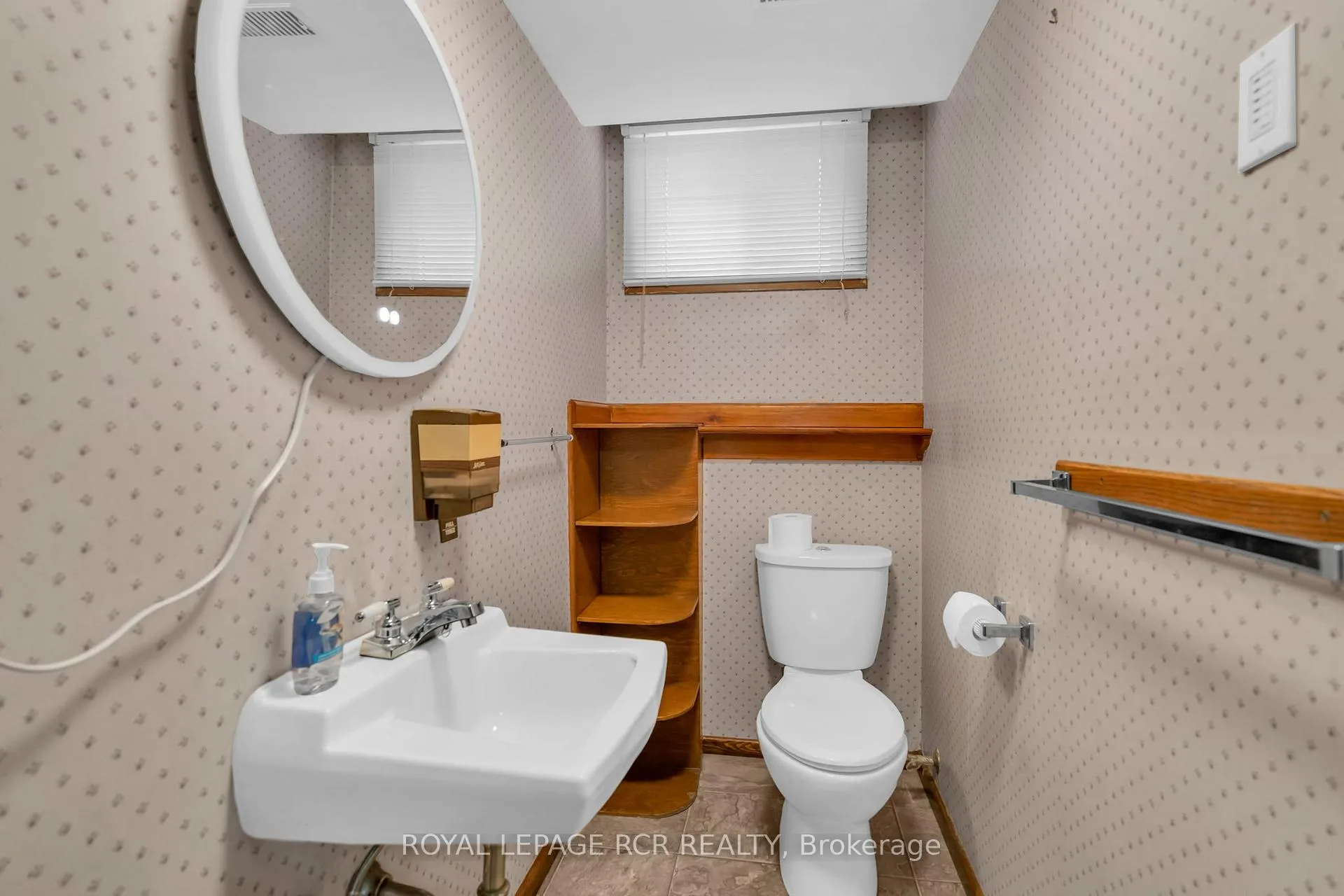 Photo 17 of Unit A, 126 Nelson Street, New Tecumseth, Alliston — HOMEH