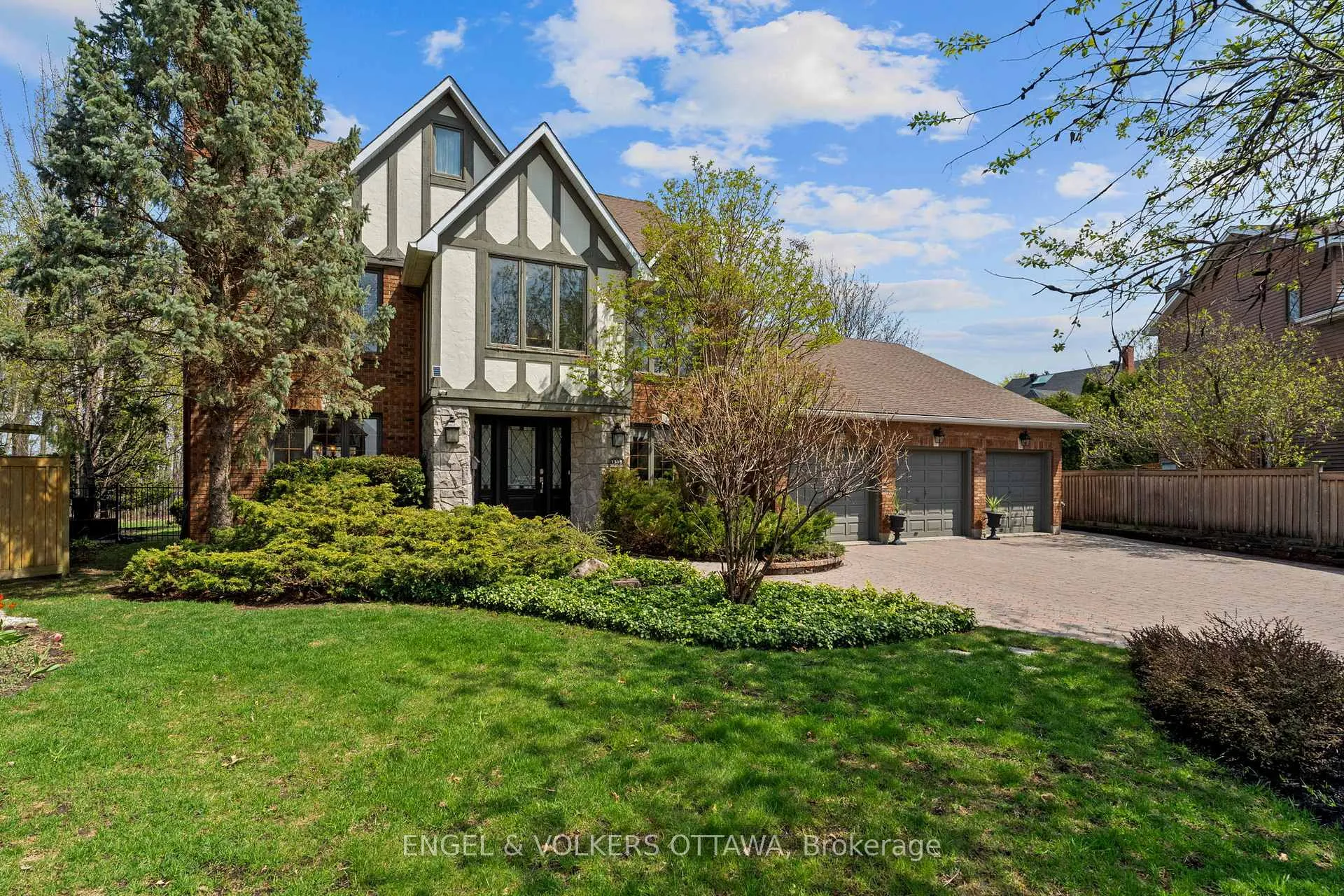 Photo 2 of 1345 De Papillon Place, Ottawa, Fallingbrook/Ridgemount — HOMEH