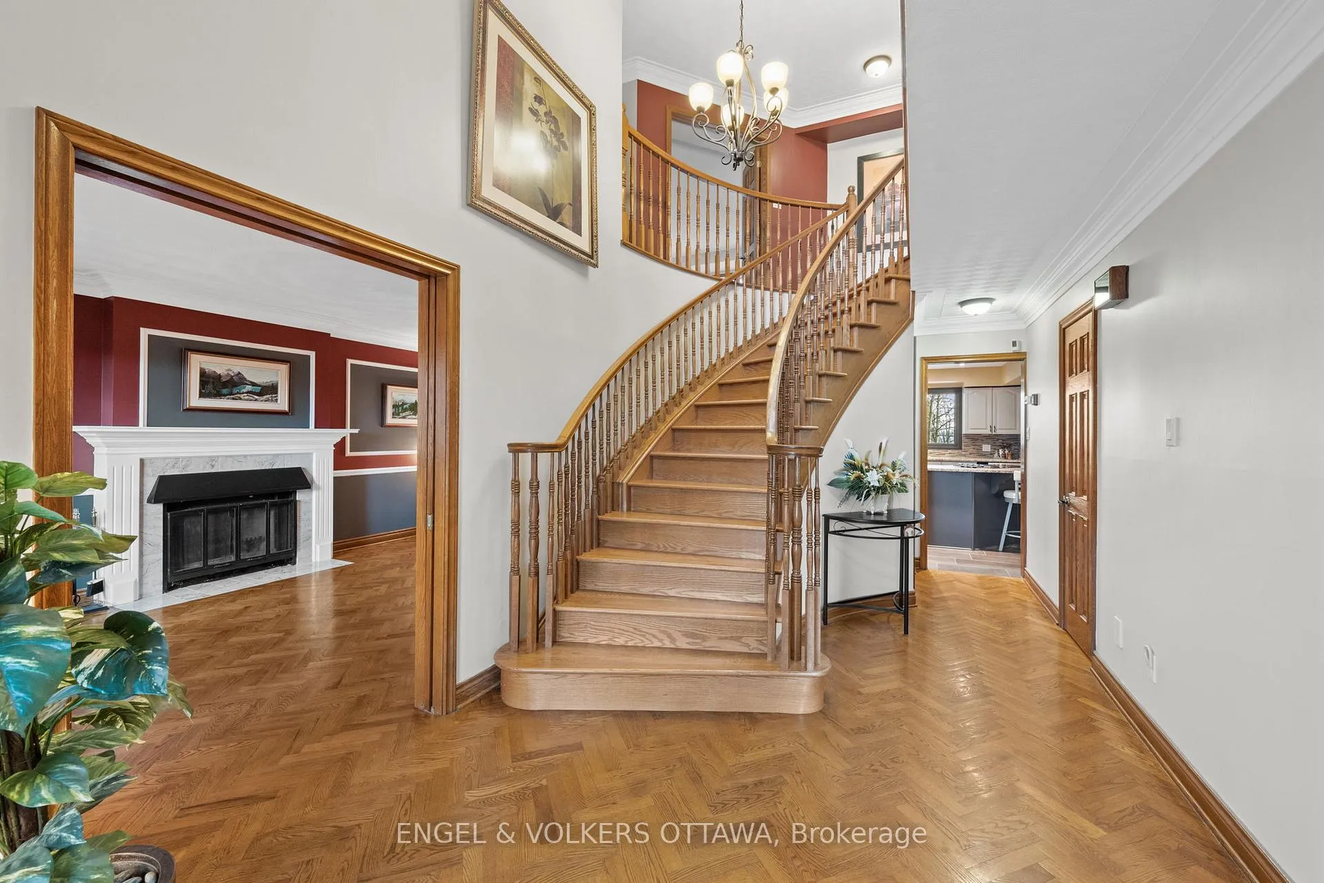 Photo 5 of 1345 De Papillon Place, Ottawa, Fallingbrook/Ridgemount — HOMEH