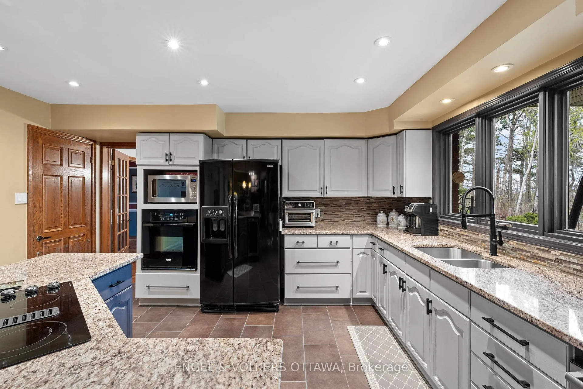 Photo 11 of 1345 De Papillon Place, Ottawa, Fallingbrook/Ridgemount — HOMEH