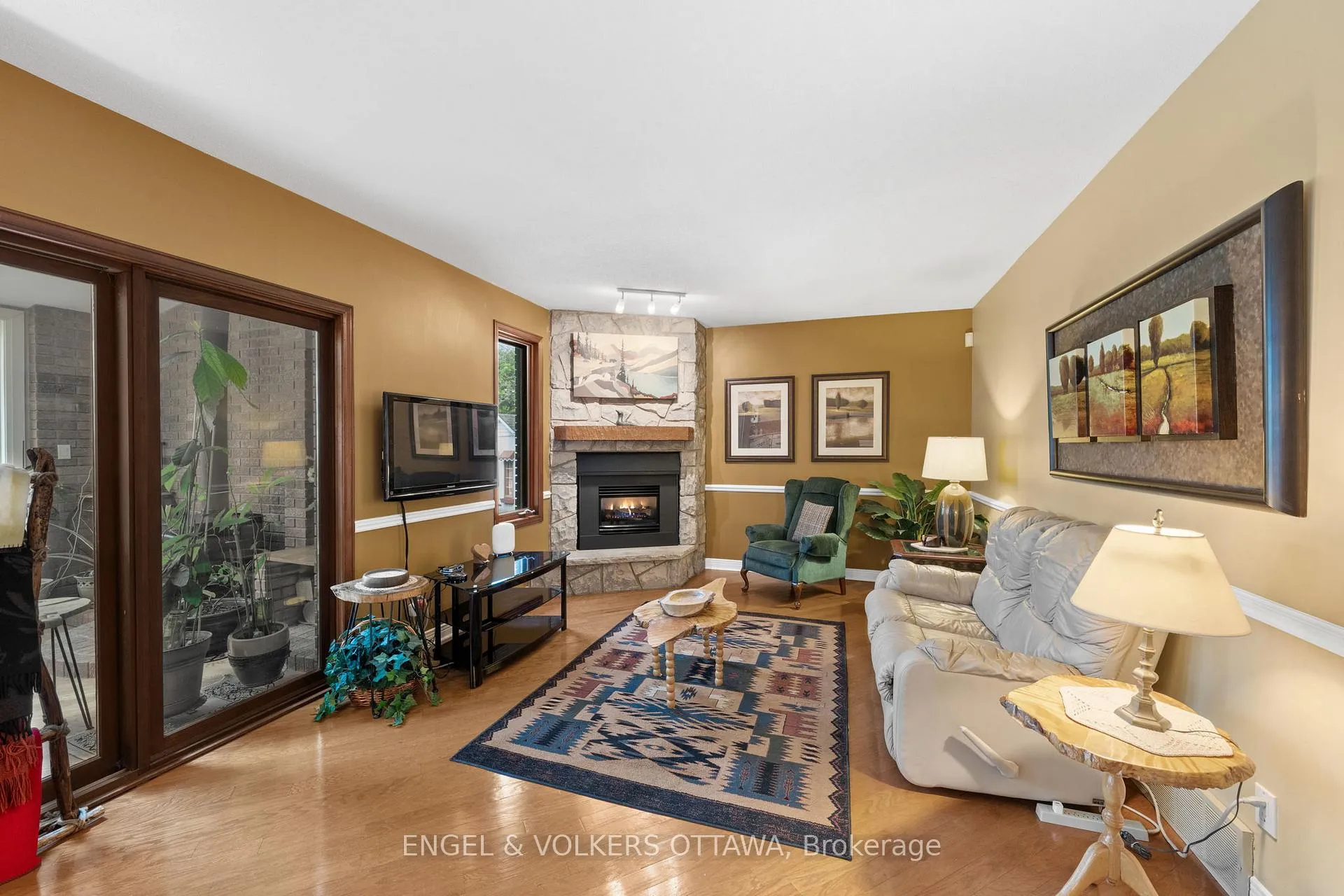 Photo 15 of 1345 De Papillon Place, Ottawa, Fallingbrook/Ridgemount — HOMEH