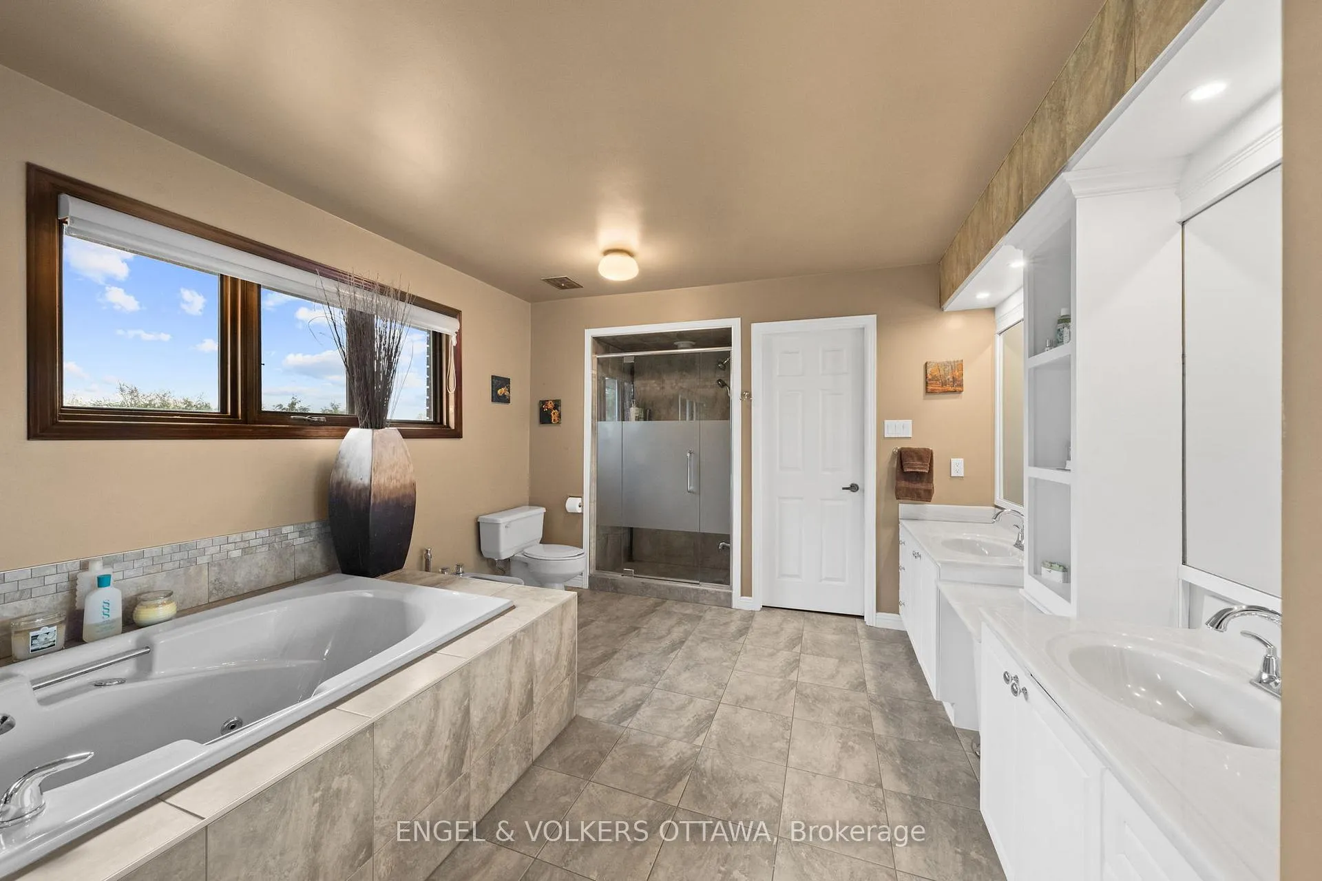 Photo 23 of 1345 De Papillon Place, Ottawa, Fallingbrook/Ridgemount — HOMEH