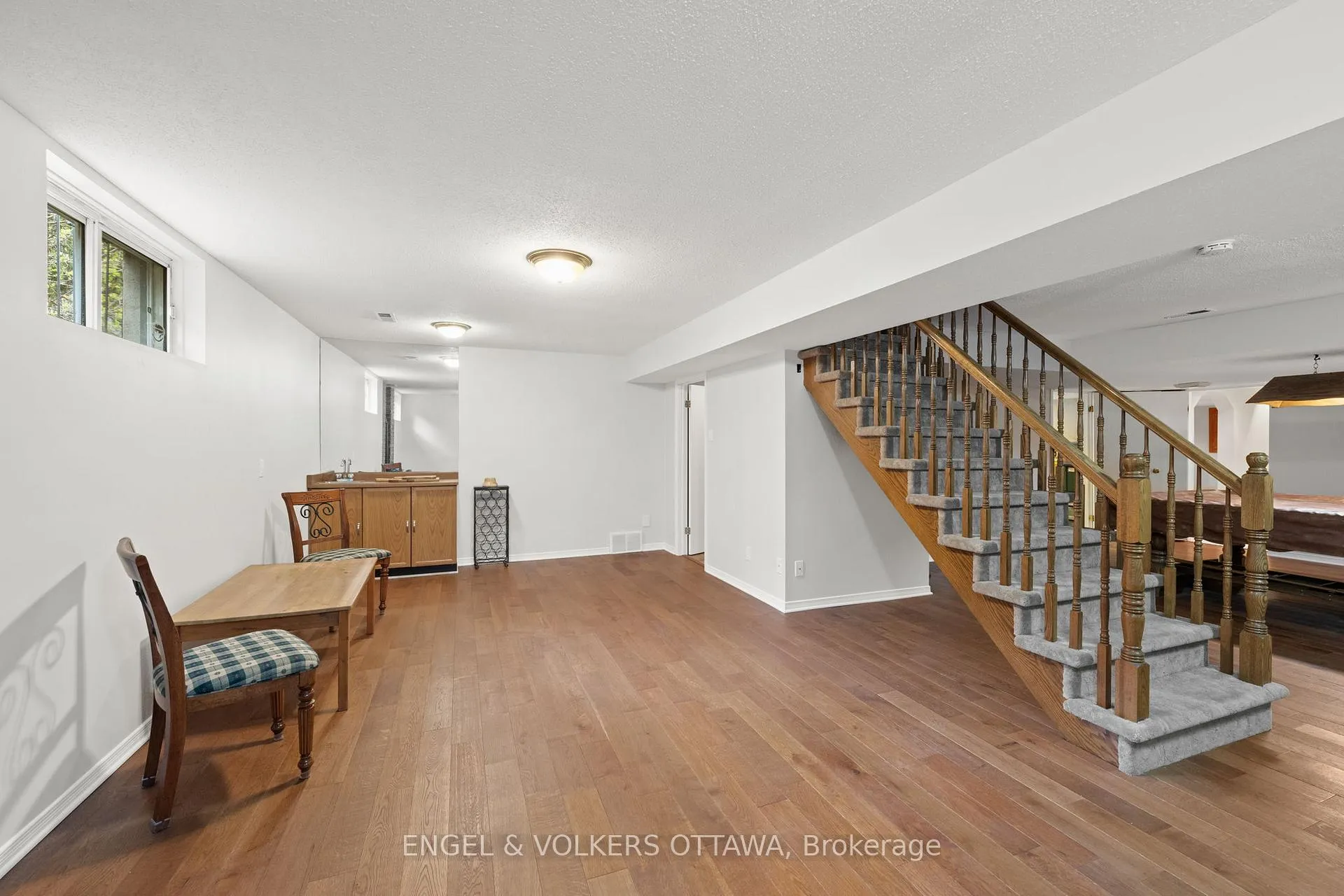 Photo 33 of 1345 De Papillon Place, Ottawa, Fallingbrook/Ridgemount — HOMEH