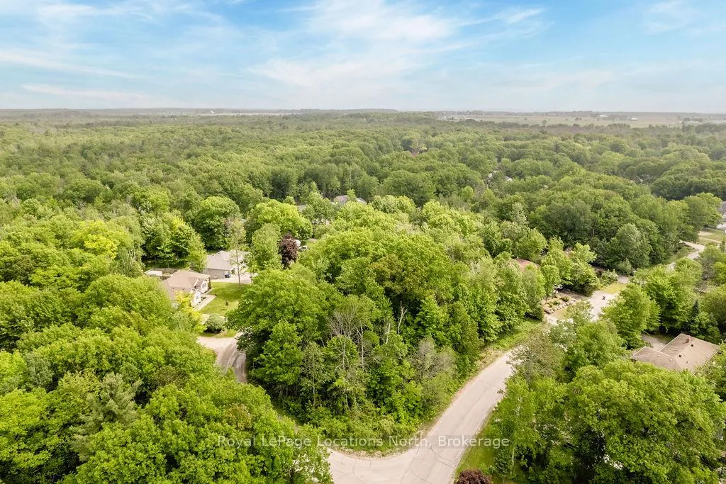 Photo 4 of 16 Sunward Drive, Wasaga Beach — HOMEH