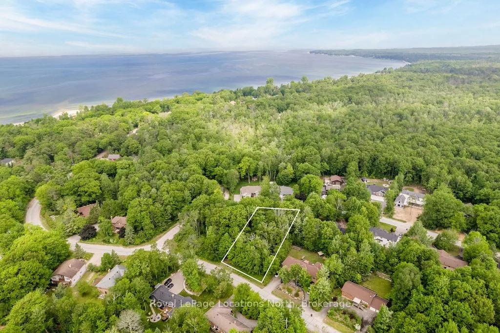 Photo 6 of 16 Sunward Drive, Wasaga Beach — HOMEH