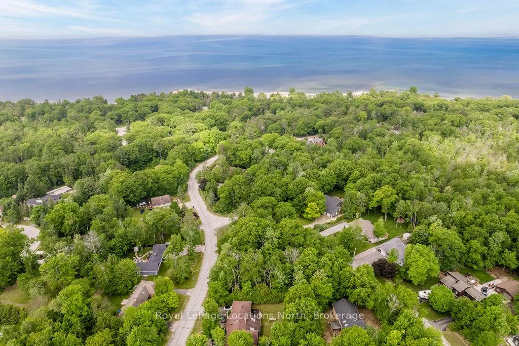 Photo 7 of 16 Sunward Drive, Wasaga Beach — HOMEH