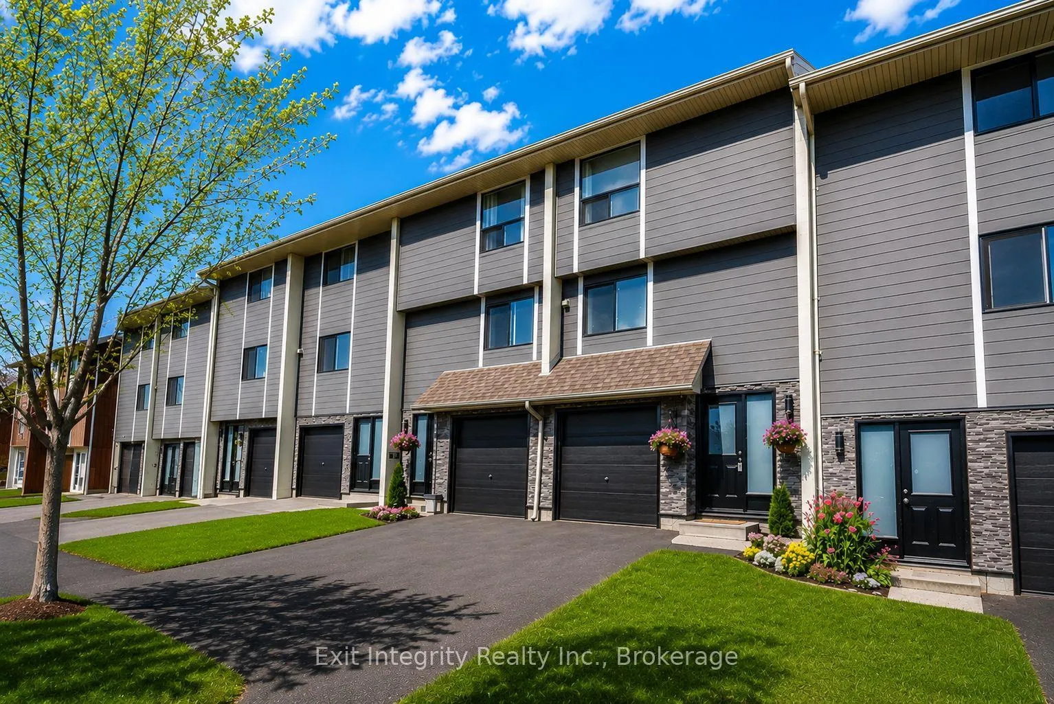 Photo 1 of 135 (18) Chalmers Street S, Cambridge, Christopher-Champlain — HOMEH