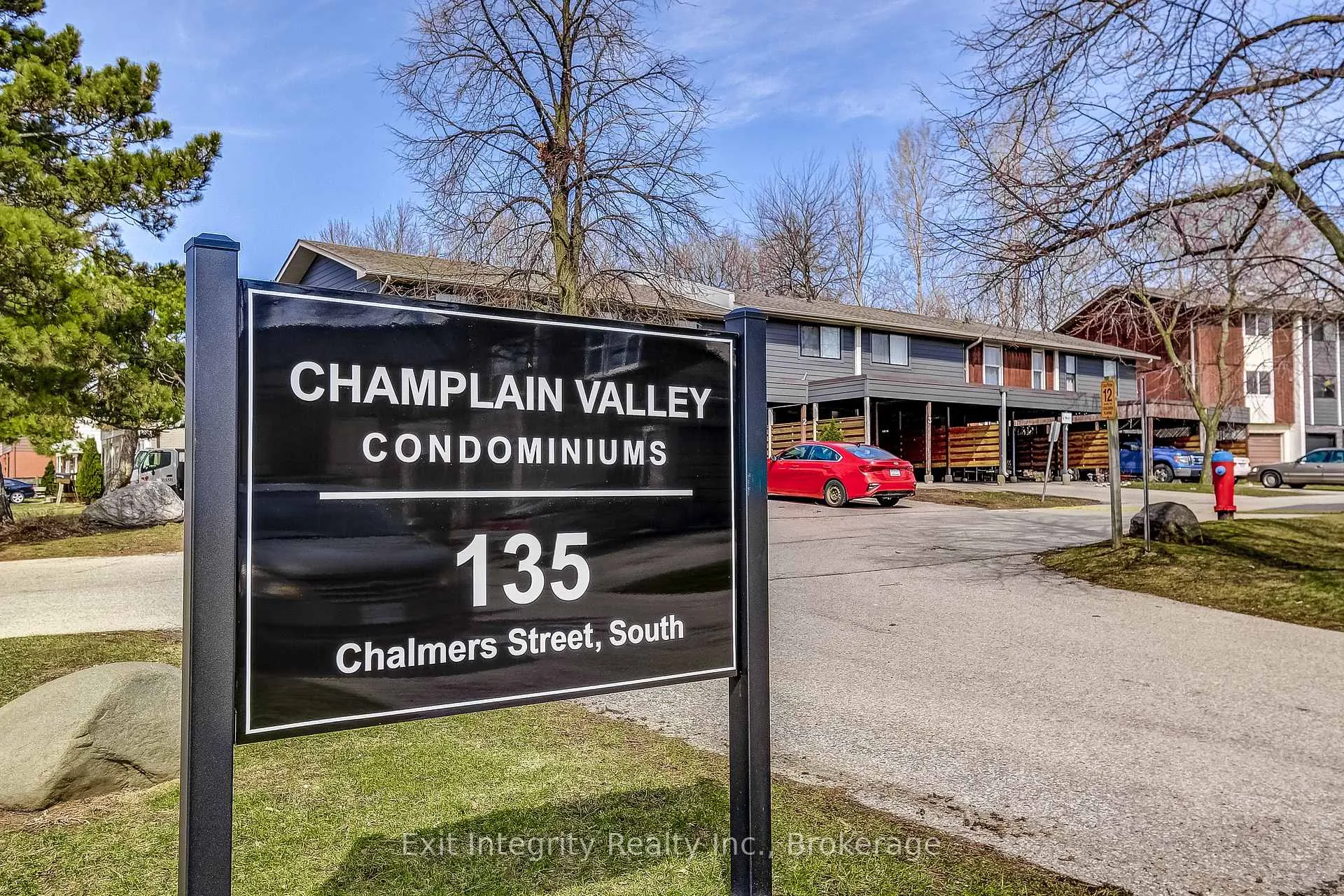 Photo 2 of 135 (18) Chalmers Street S, Cambridge, Christopher-Champlain — HOMEH
