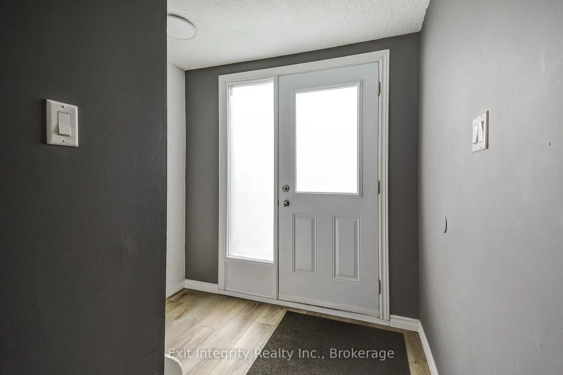 Photo 3 of 135 (18) Chalmers Street S, Cambridge, Christopher-Champlain — HOMEH