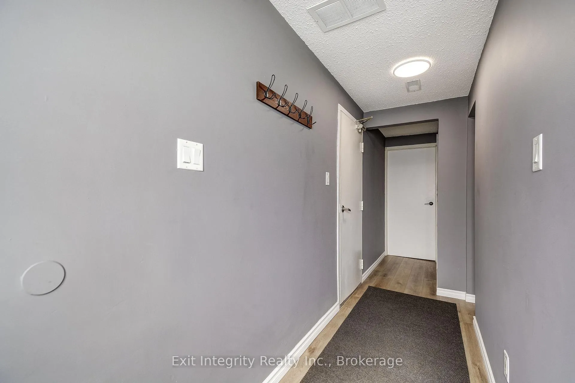 Photo 5 of 135 (18) Chalmers Street S, Cambridge, Christopher-Champlain — HOMEH