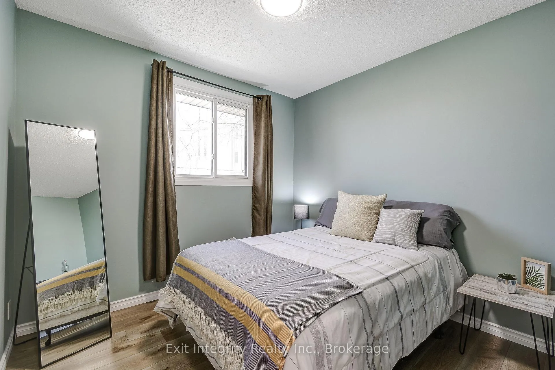 Photo 20 of 135 (18) Chalmers Street S, Cambridge, Christopher-Champlain — HOMEH