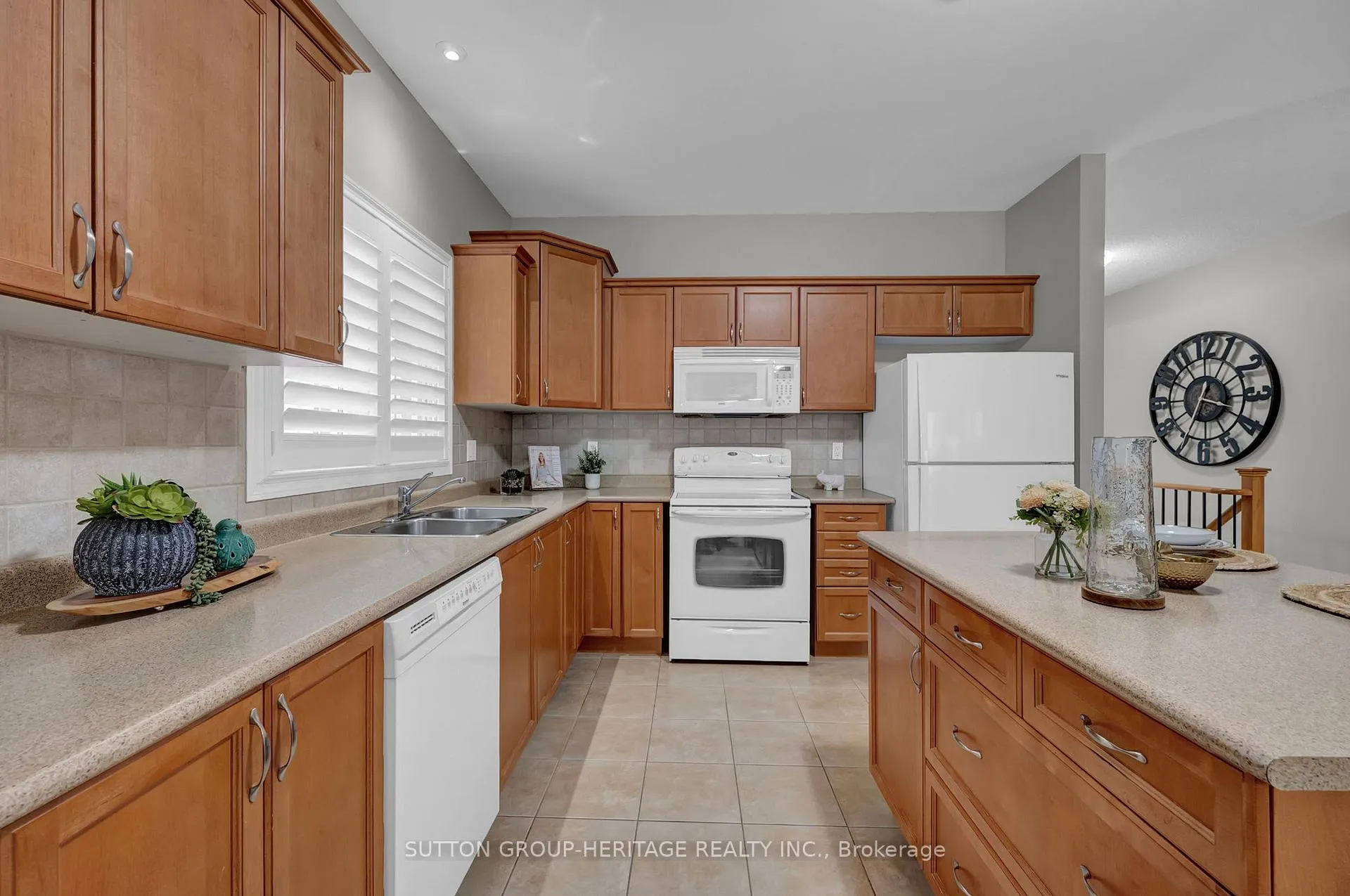 Photo 13 of 951 Barbados Street, Oshawa, Northglen — HOMEH