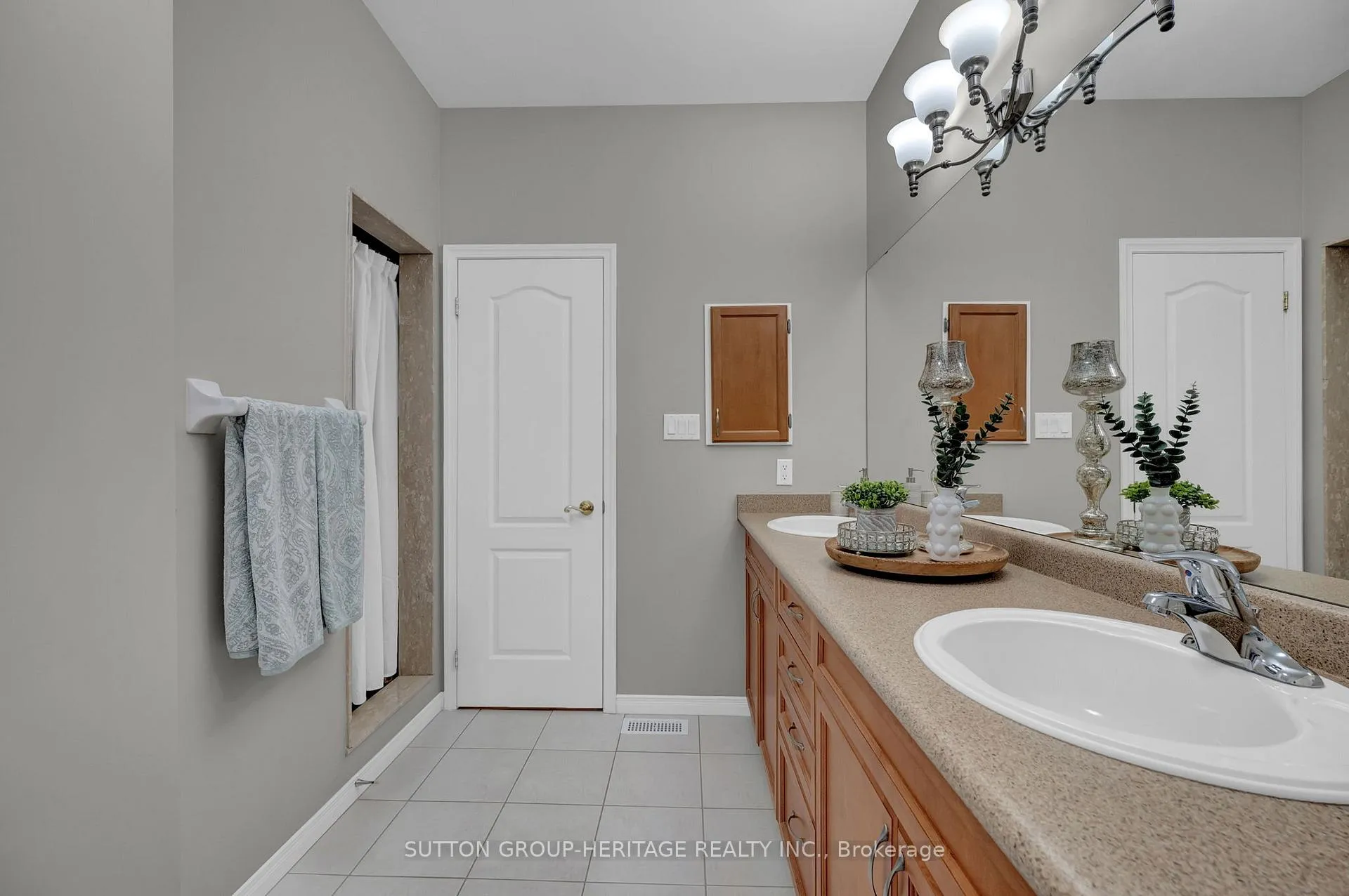 Photo 28 of 951 Barbados Street, Oshawa, Northglen — HOMEH