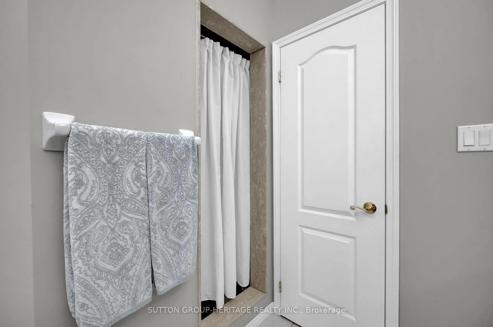 Photo 29 of 951 Barbados Street, Oshawa, Northglen — HOMEH