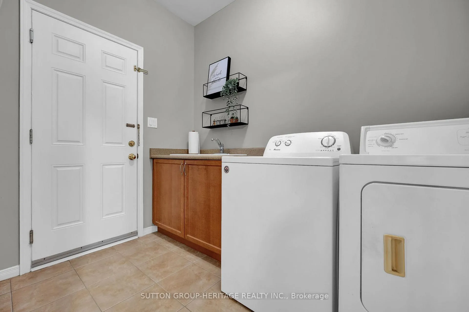 Photo 33 of 951 Barbados Street, Oshawa, Northglen — HOMEH