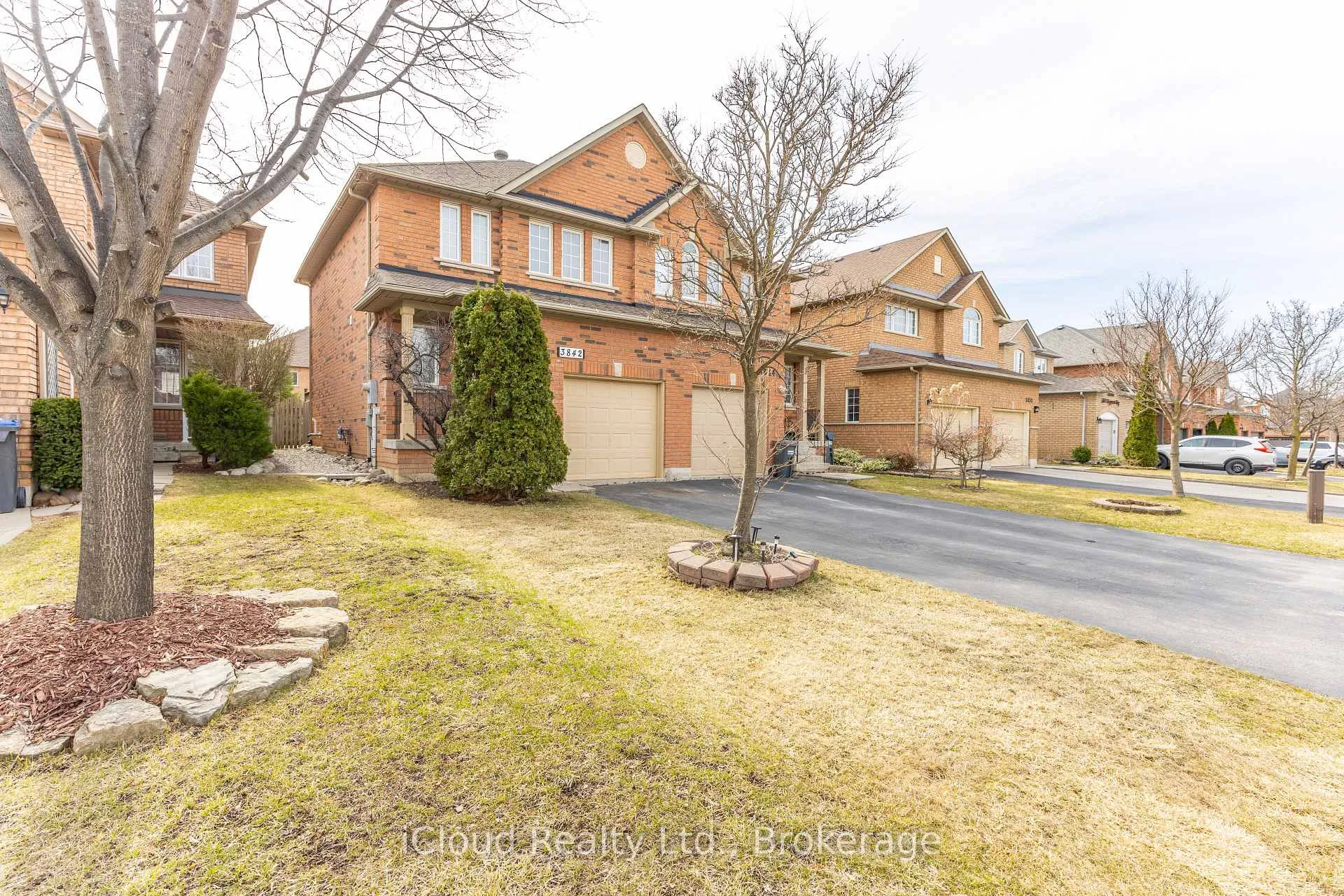 Photo 2 of 3842 Ridgepoint Way, Mississauga, Lisgar — HOMEH