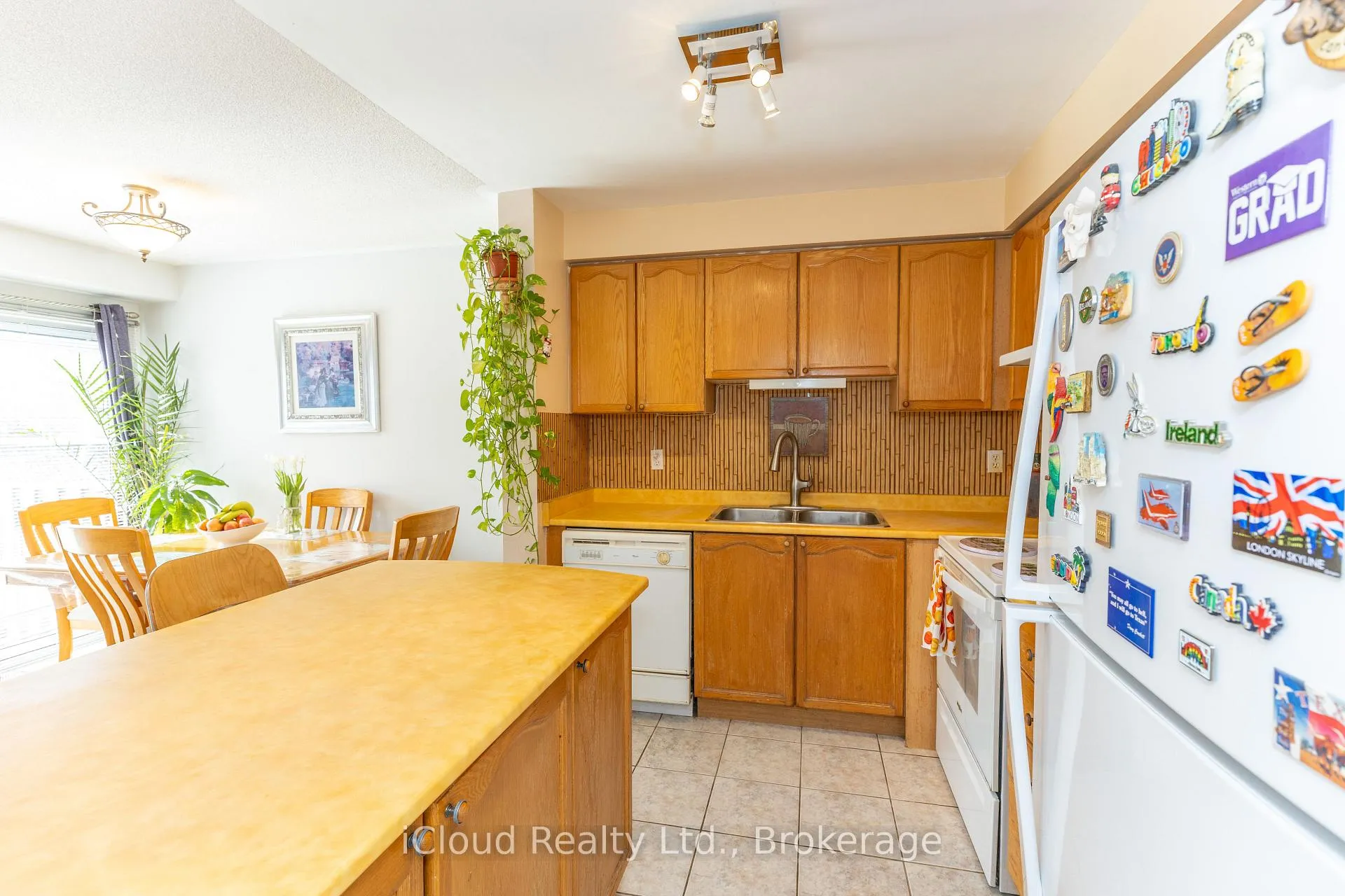 Photo 8 of 3842 Ridgepoint Way, Mississauga, Lisgar — HOMEH