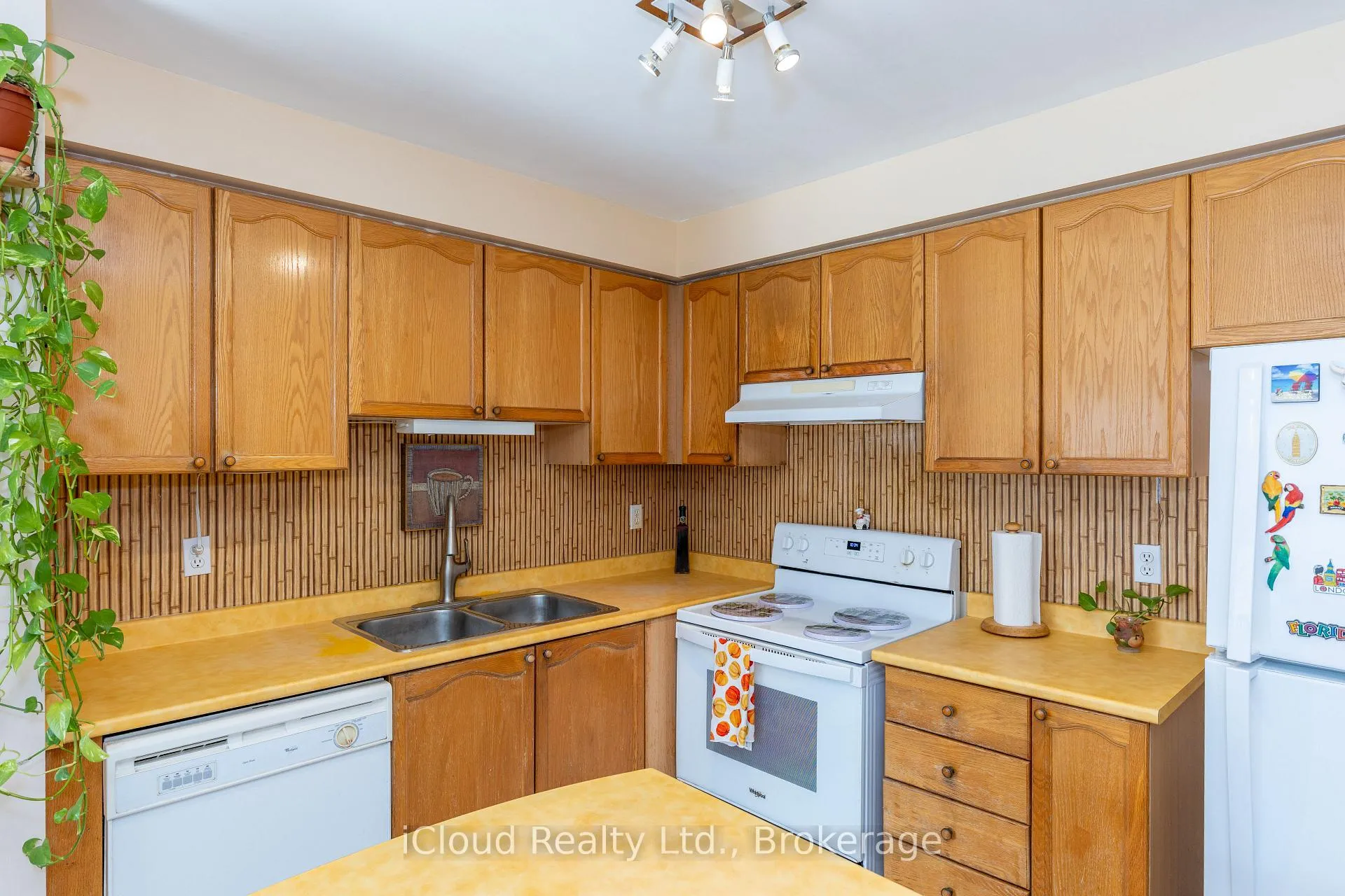 Photo 9 of 3842 Ridgepoint Way, Mississauga, Lisgar — HOMEH