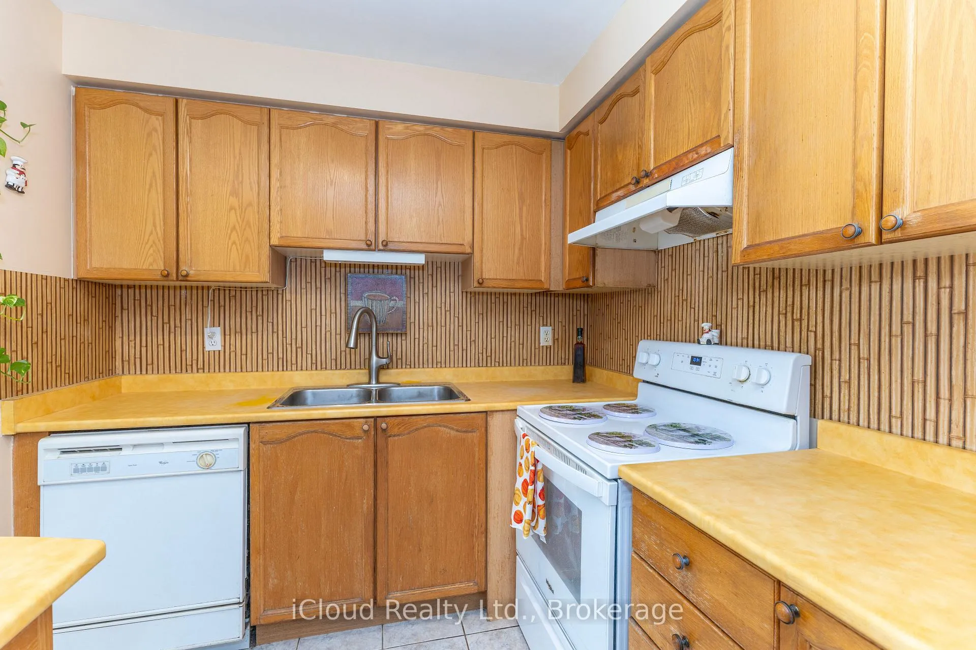Photo 11 of 3842 Ridgepoint Way, Mississauga, Lisgar — HOMEH