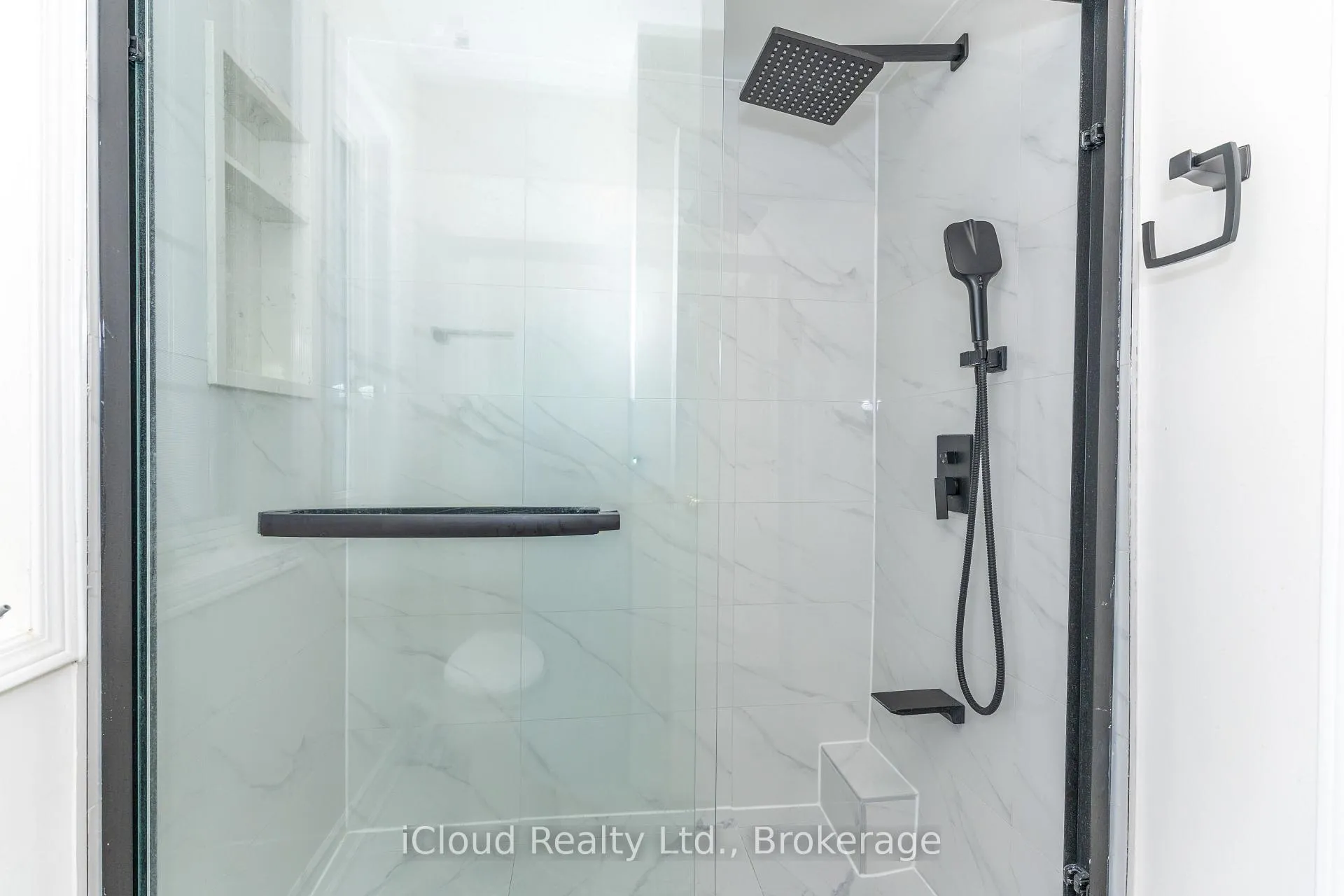 Photo 30 of 3842 Ridgepoint Way, Mississauga, Lisgar — HOMEH