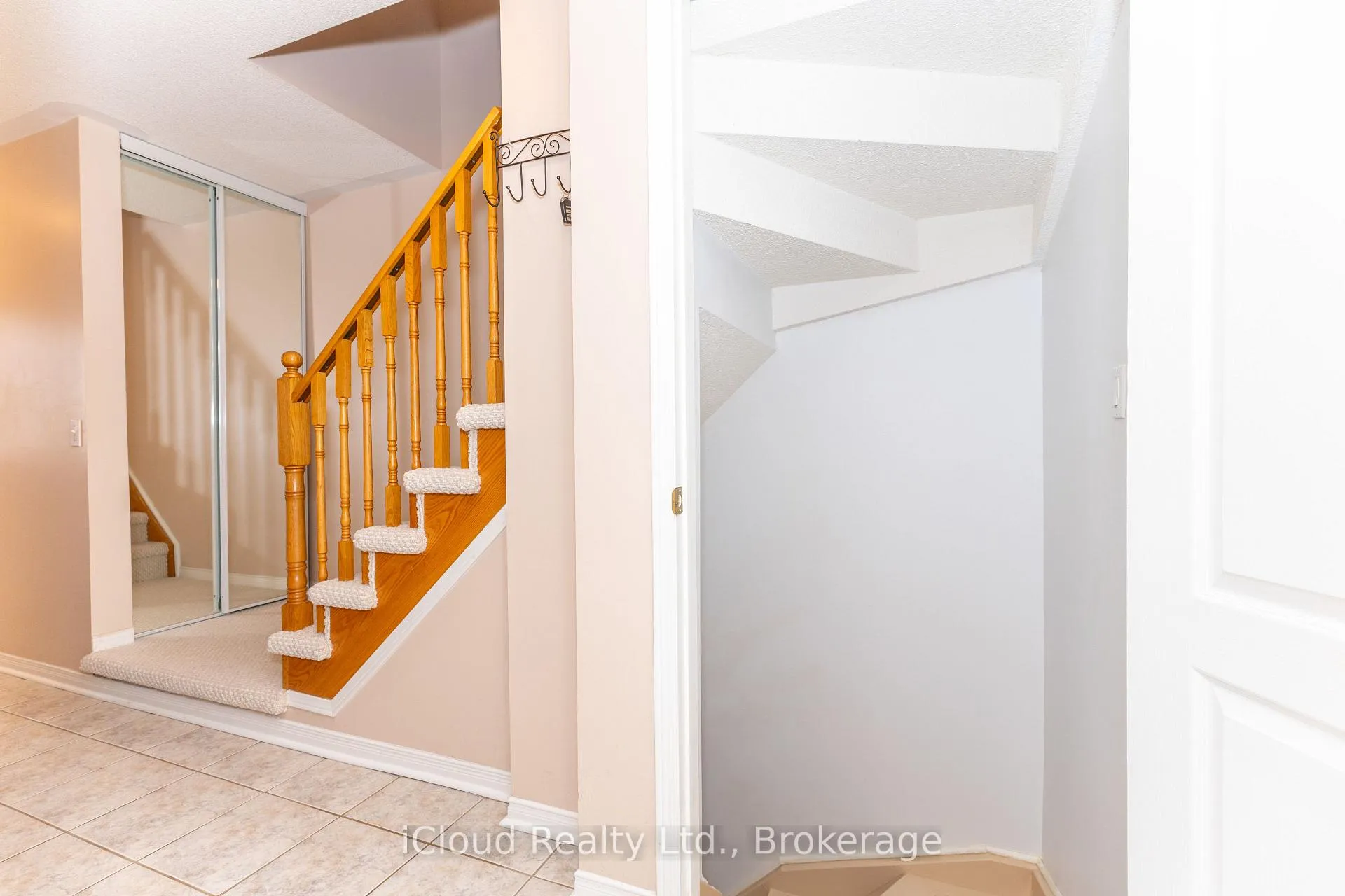 Photo 35 of 3842 Ridgepoint Way, Mississauga, Lisgar — HOMEH