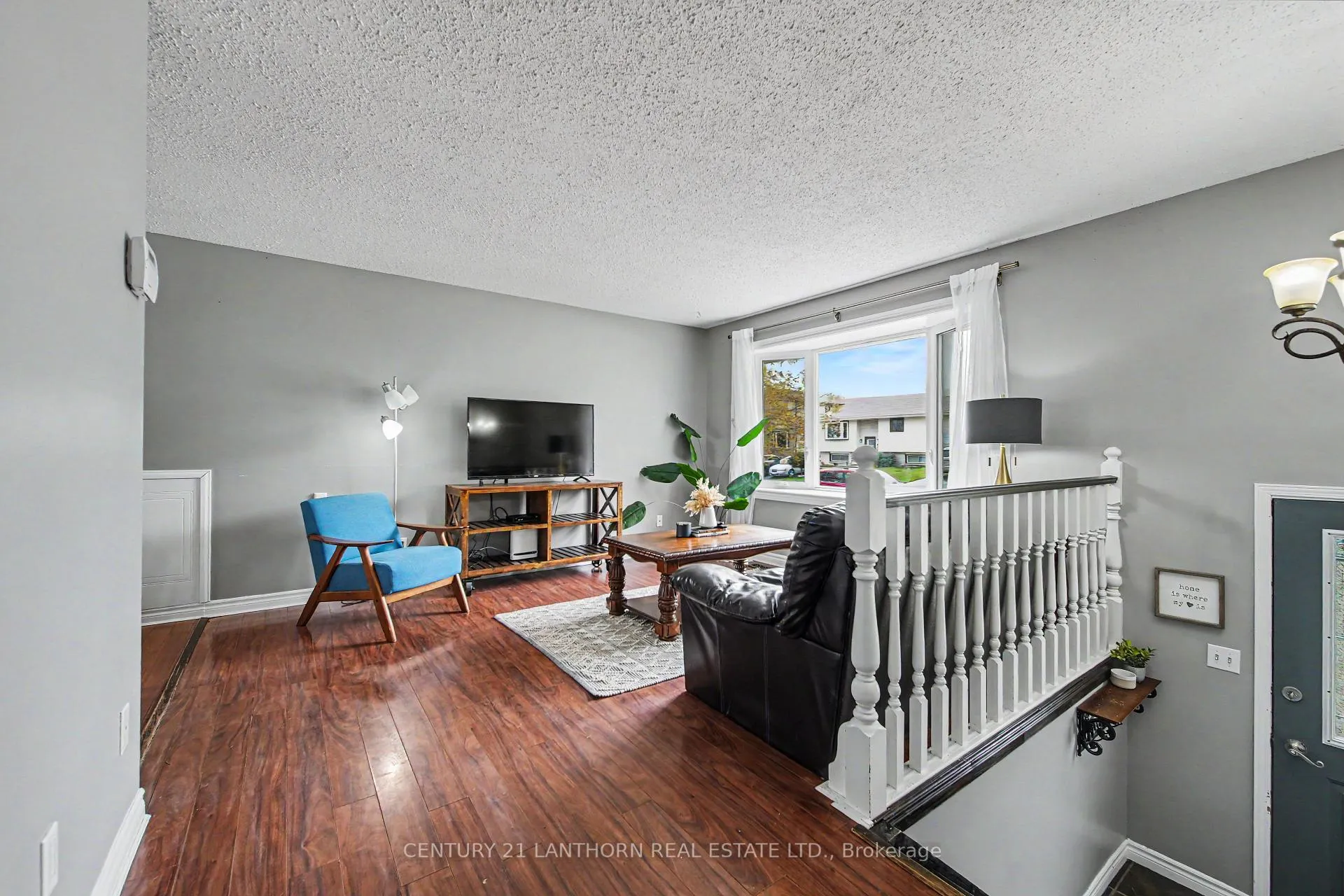 Photo 2 of 43 Ireland Drive, Quinte West, Trenton Ward — HOMEH